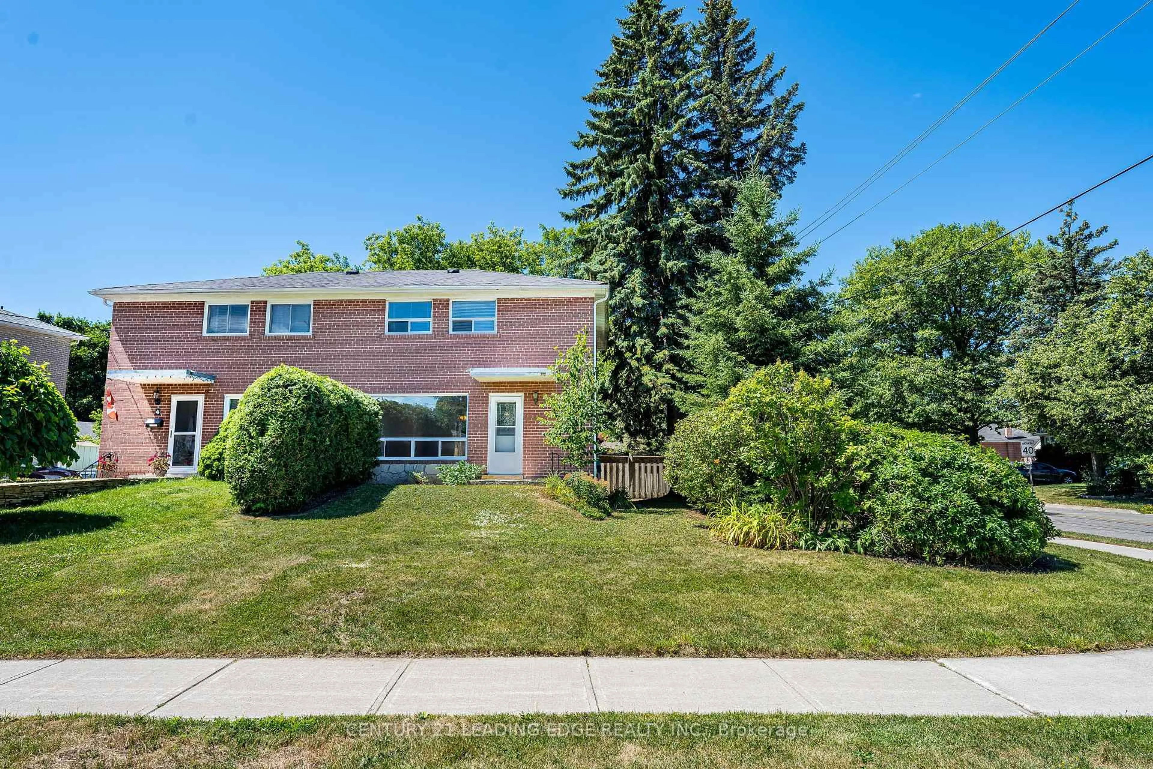 Patio, street for 2 Lee Gate, Aurora Ontario L4G 2J7