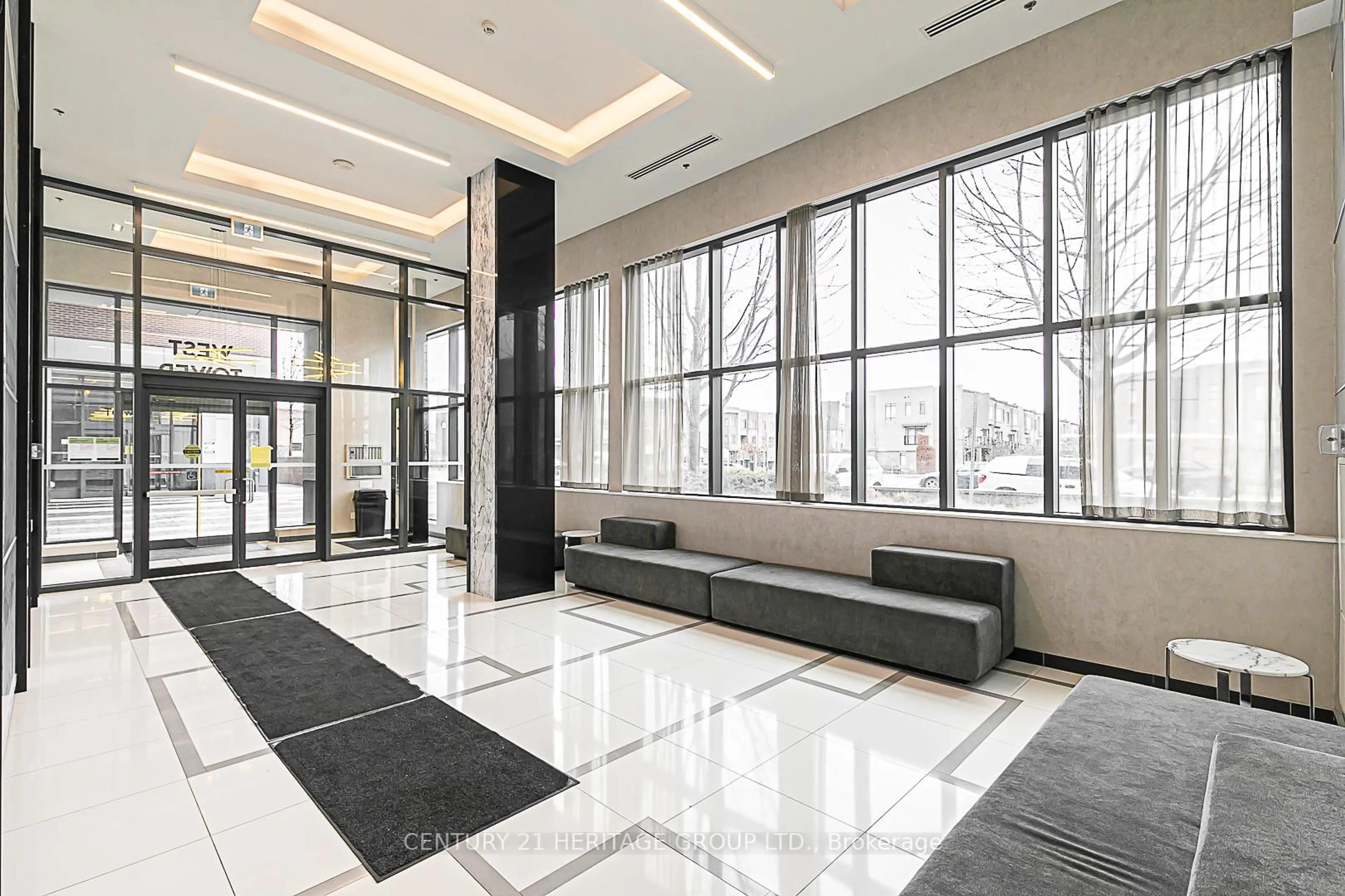 Indoor foyer for 99 Eagle Rock Way #226, Vaughan Ontario L6A 5A7