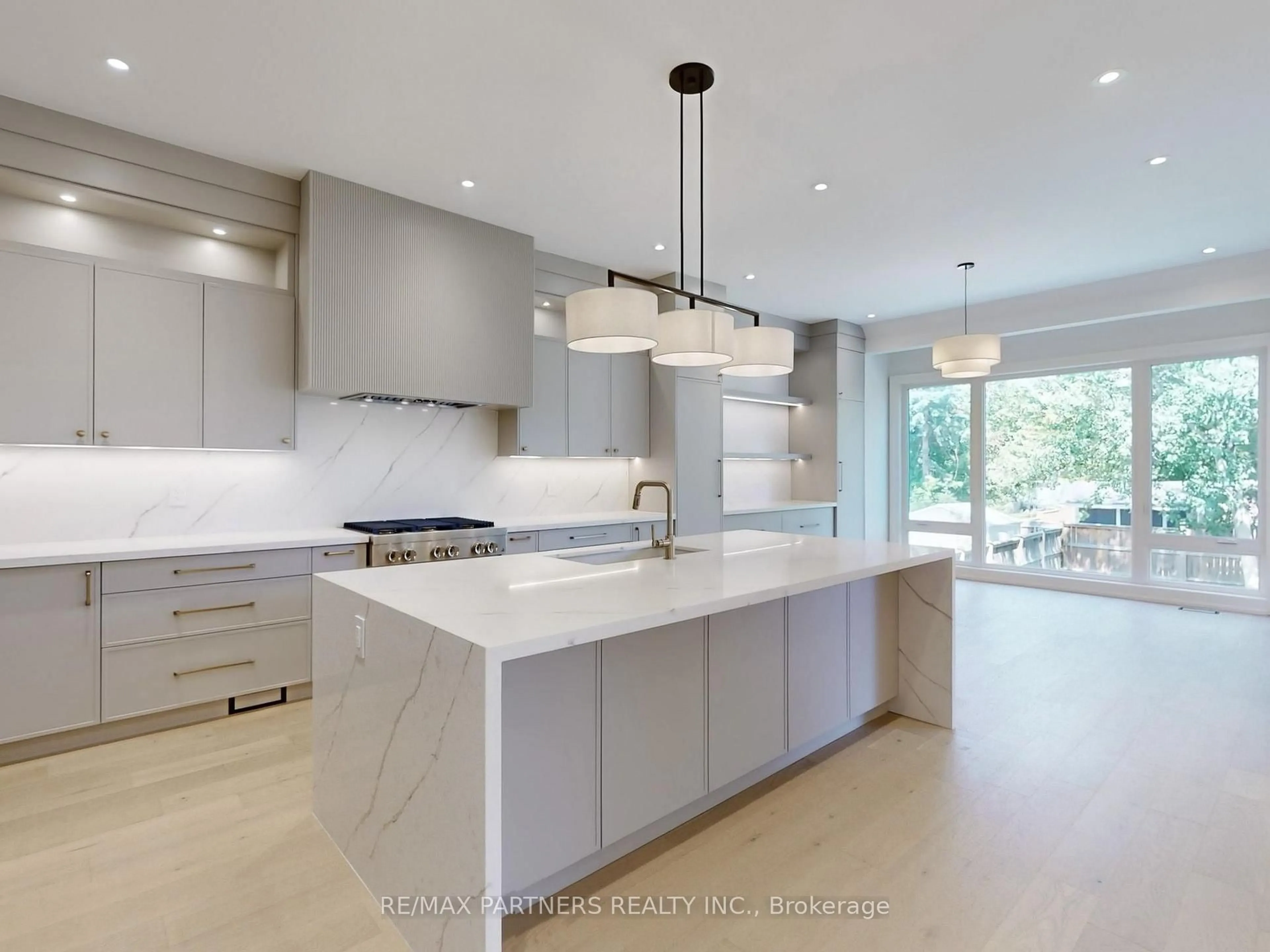Contemporary kitchen, unknown for 45 Drynoch Ave, Richmond Hill Ontario L4E 3E7