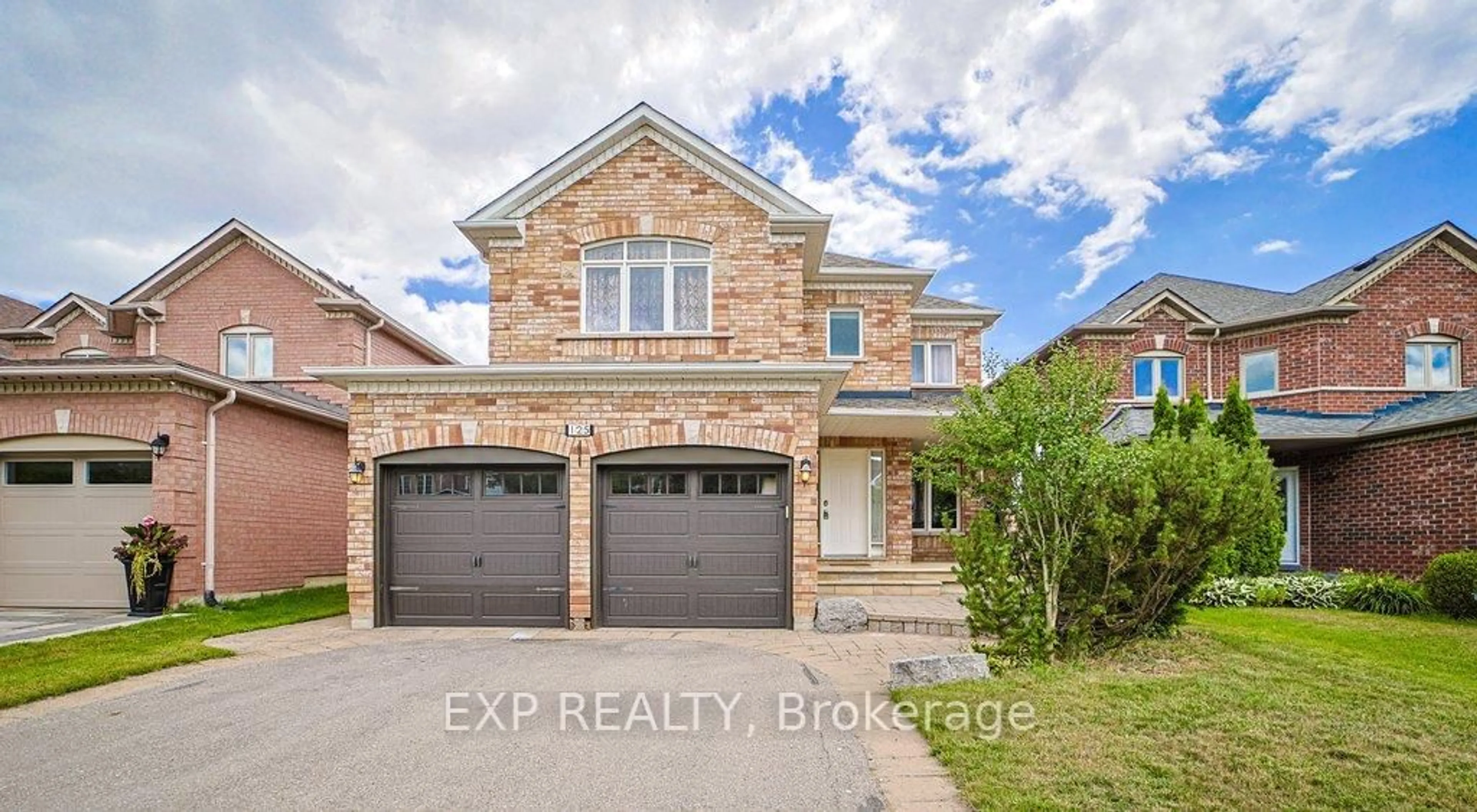 Home with brick exterior material, street for 125 Canyon Hill Ave, Richmond Hill Ontario L4C 0T1