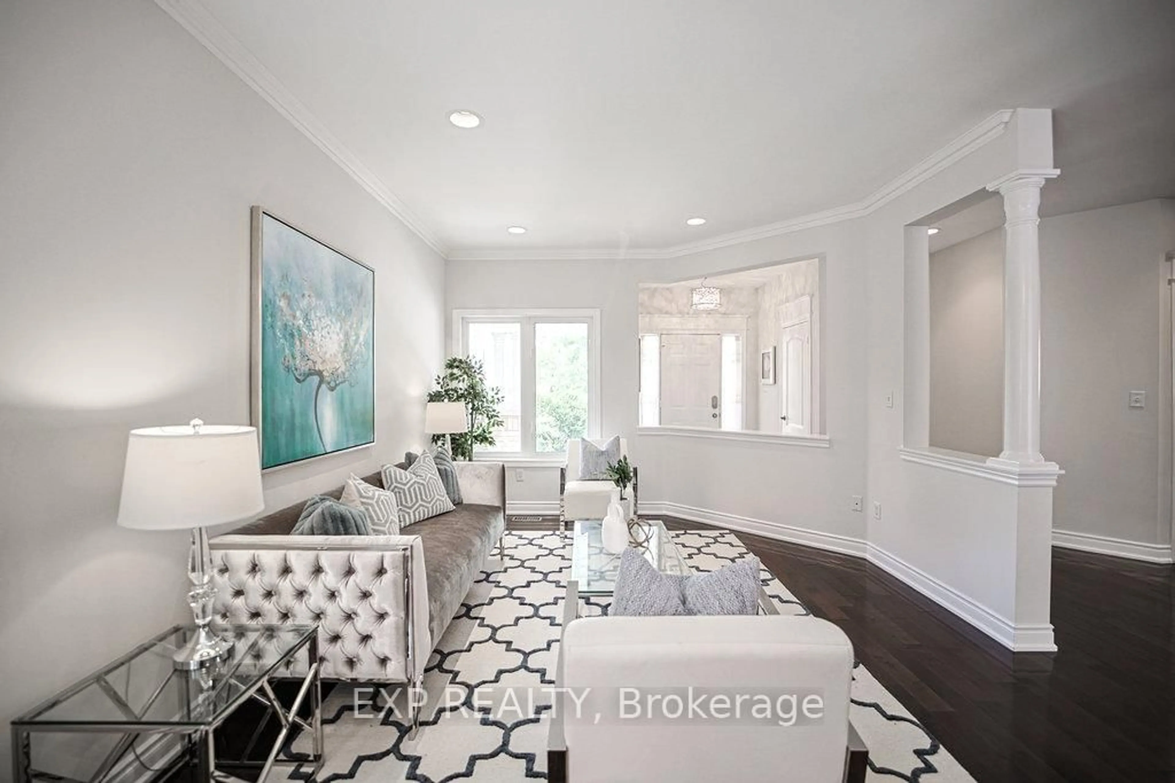 Living room with furniture, unknown for 125 Canyon Hill Ave, Richmond Hill Ontario L4C 0T1