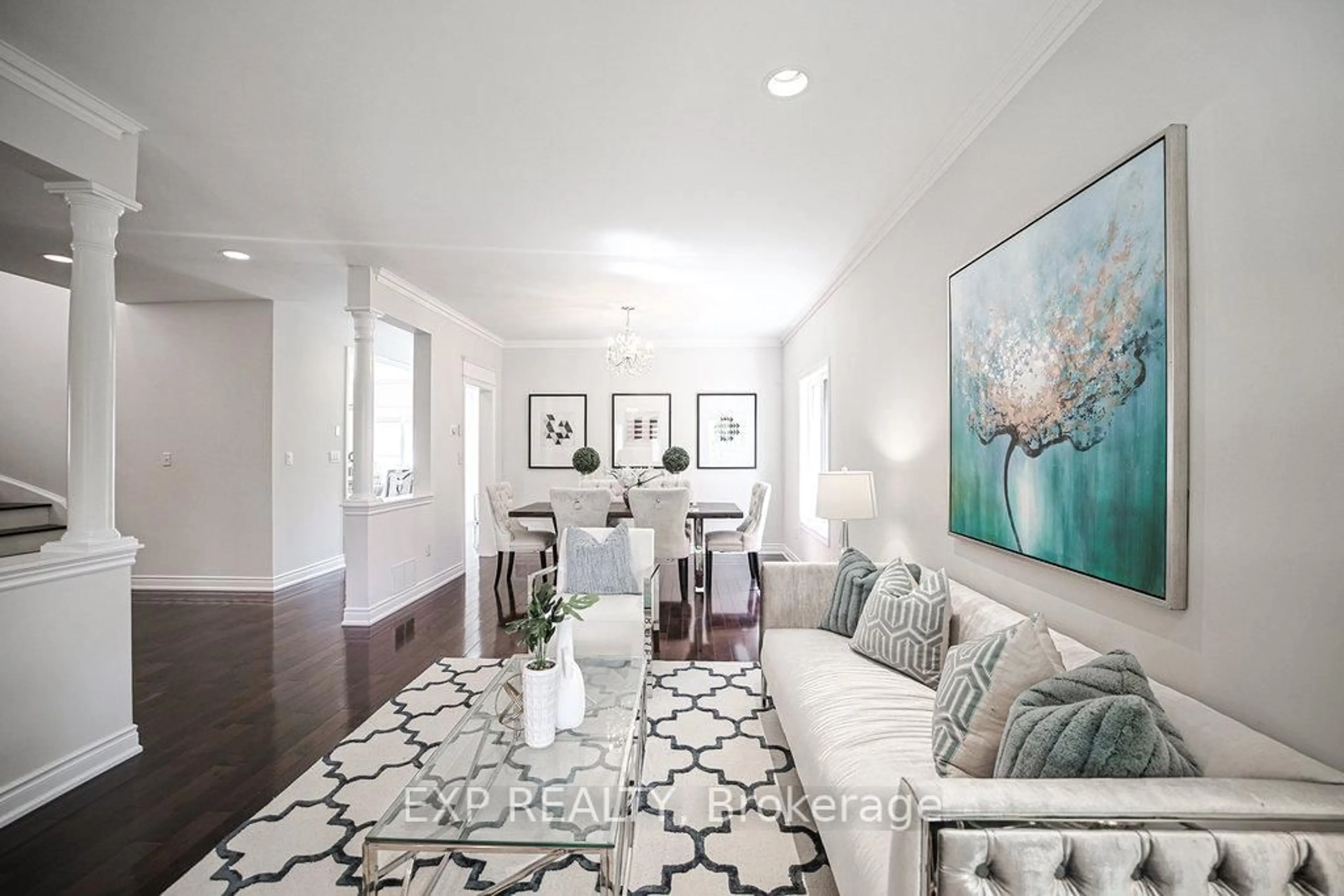 Living room with furniture, unknown for 125 Canyon Hill Ave, Richmond Hill Ontario L4C 0T1