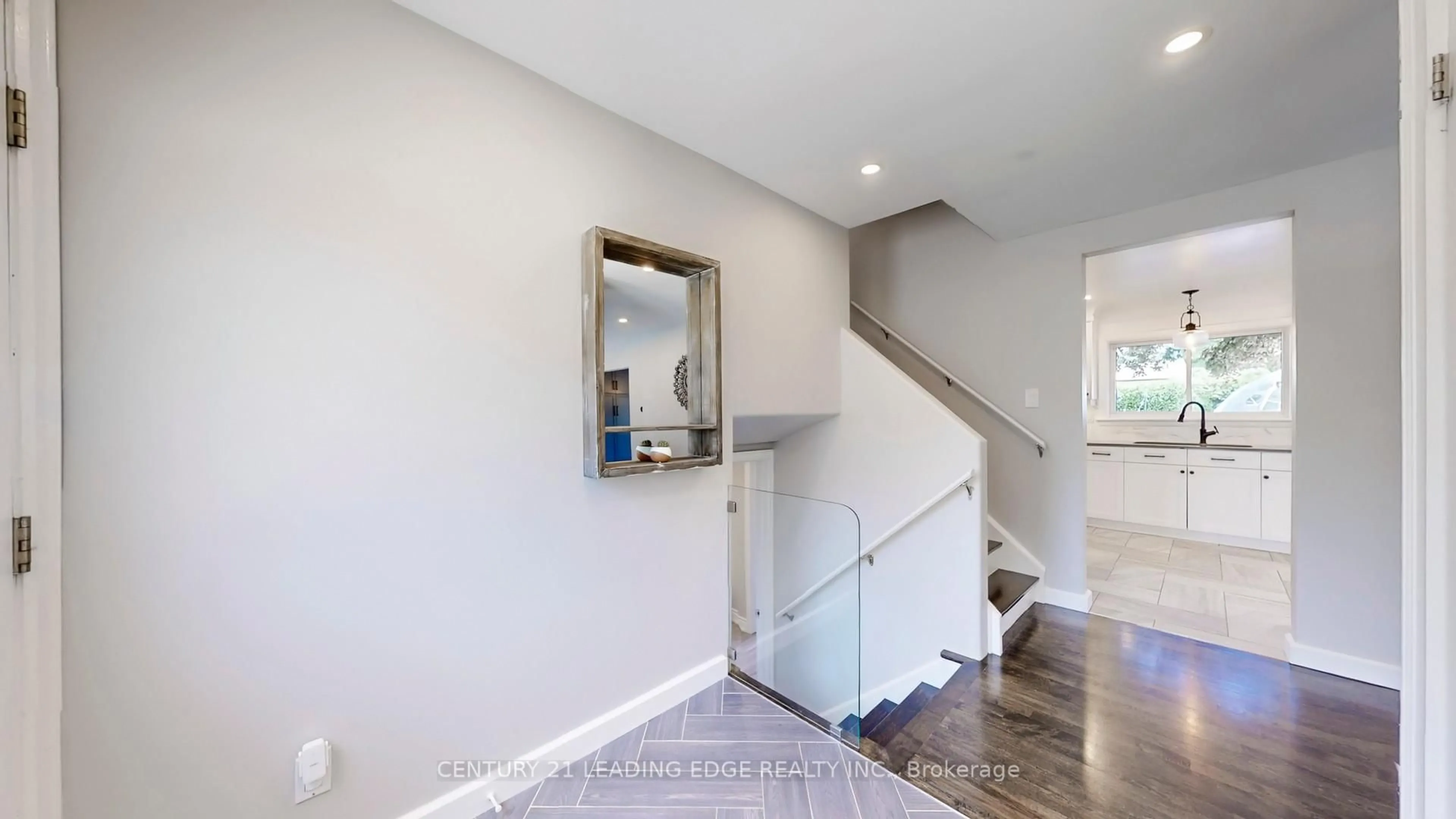 Indoor entryway for 29 Sir Caradoc Pl, Markham Ontario L3P 2X5