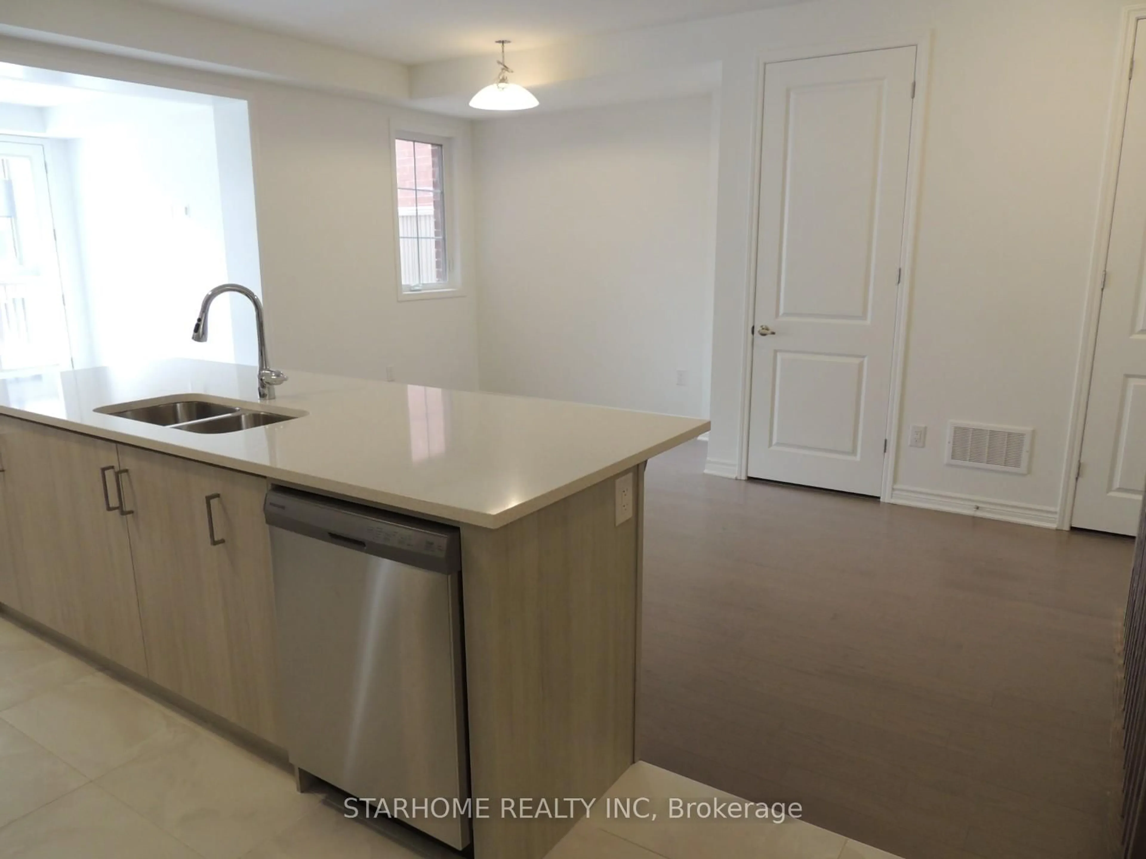 Unknown for 11 Avani Ave, Markham Ontario L6C 3M4