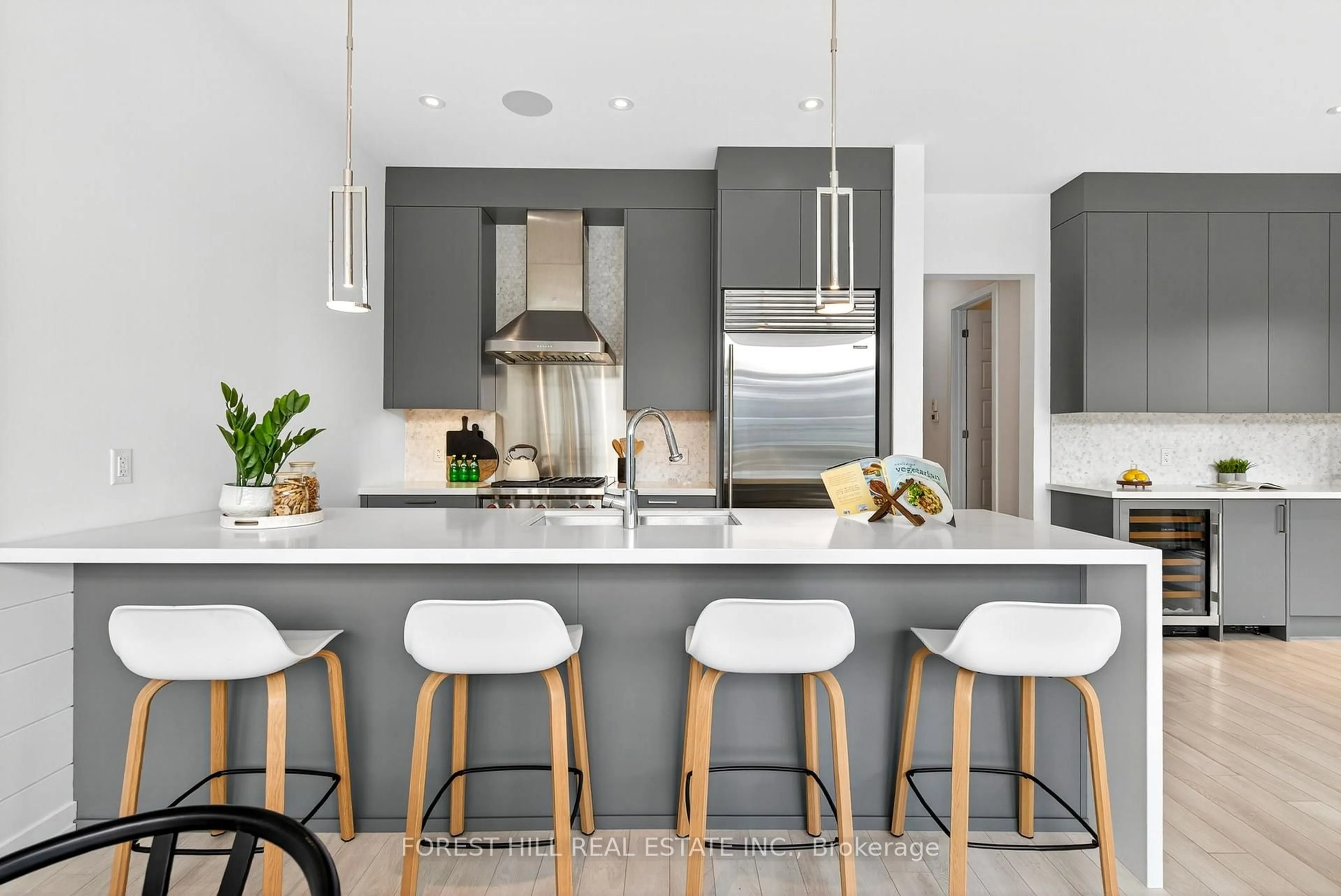 Contemporary kitchen, unknown for 3756 Ferretti Crt, Innisfil Ontario L9S 0N6