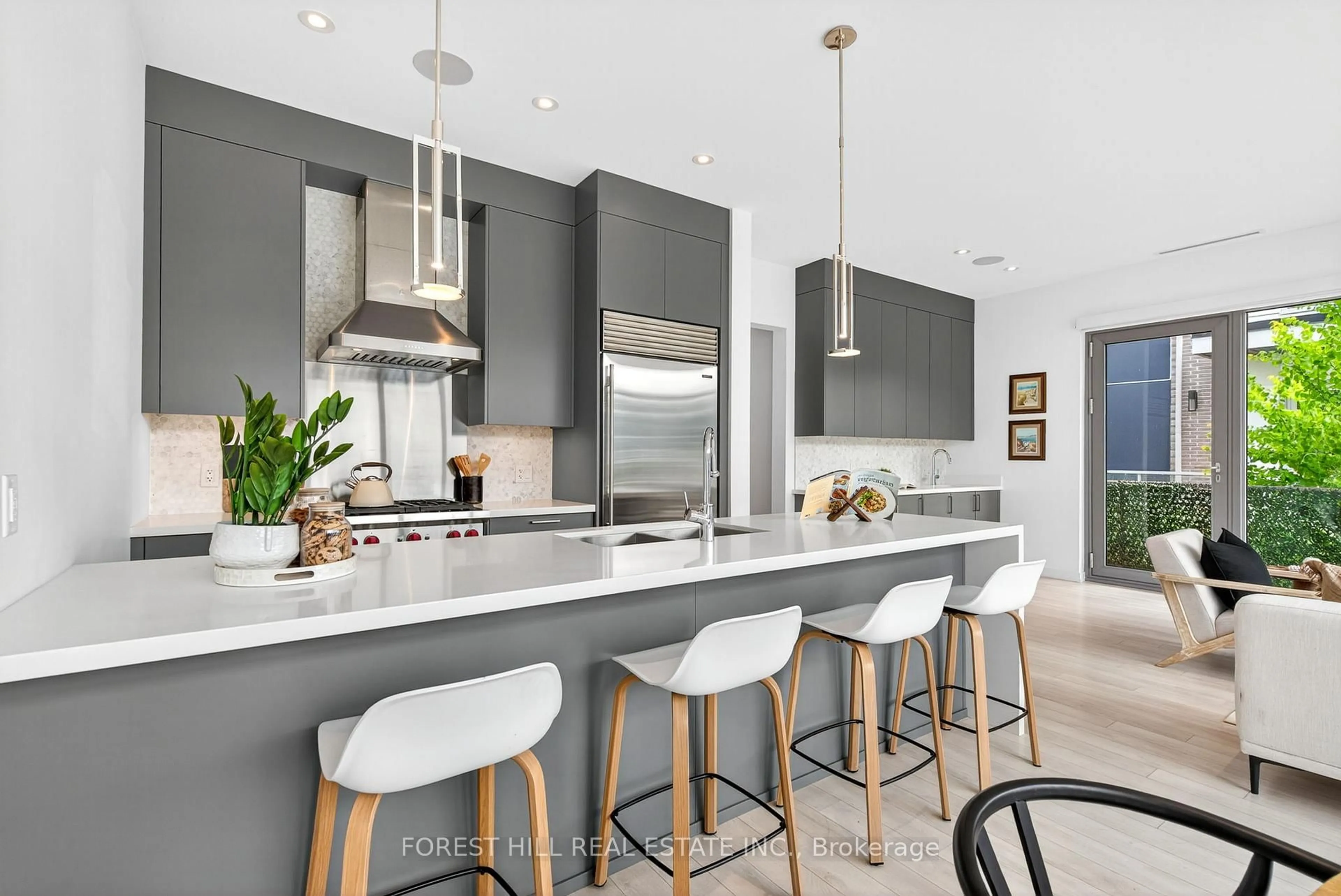 Contemporary kitchen, unknown for 3756 Ferretti Crt, Innisfil Ontario L9S 0N6