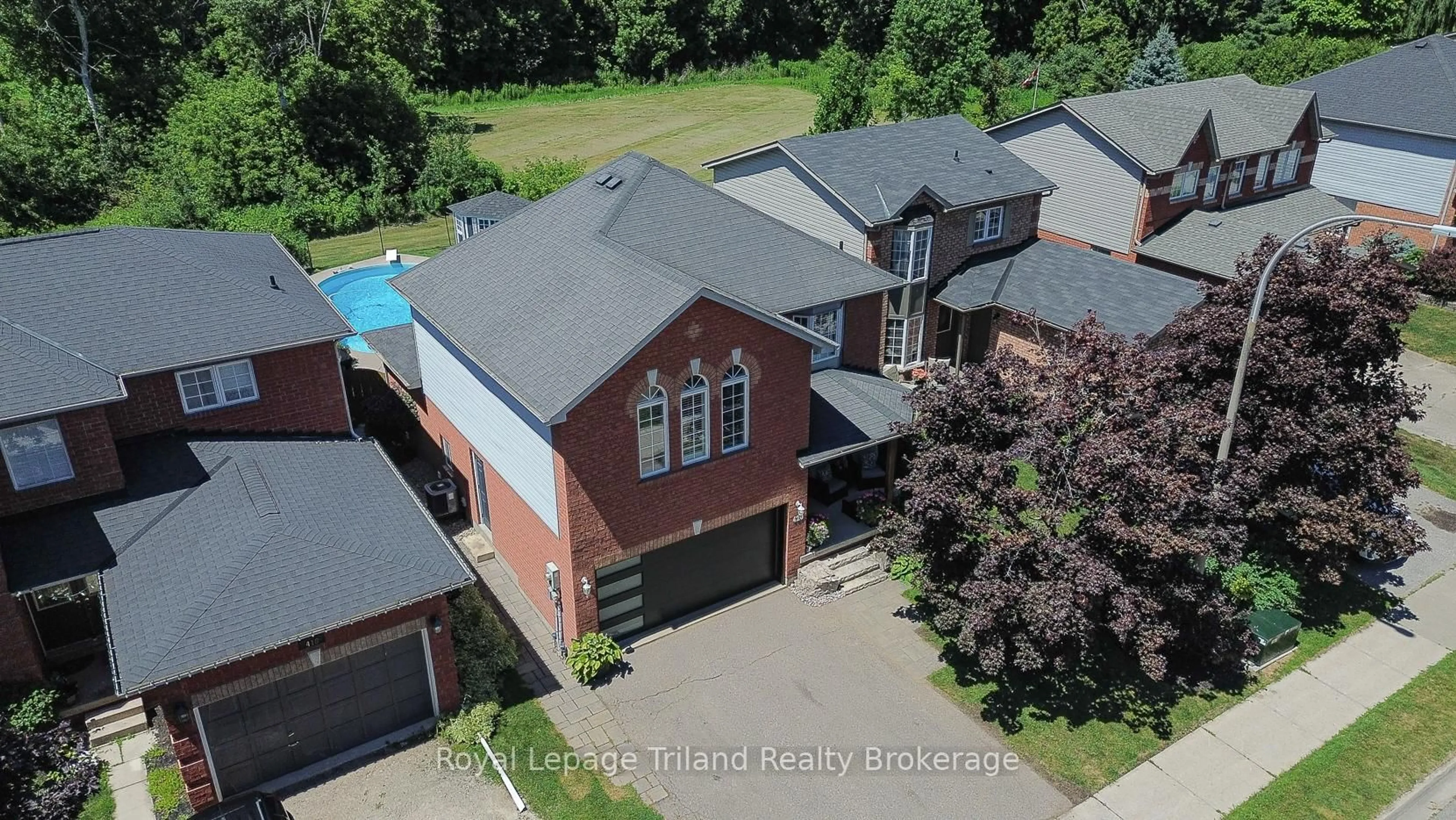 A pic from outside/outdoor area/front of a property/back of a property/a pic from drone, street for 420 Haines St, New Tecumseth Ontario L0G 1A0