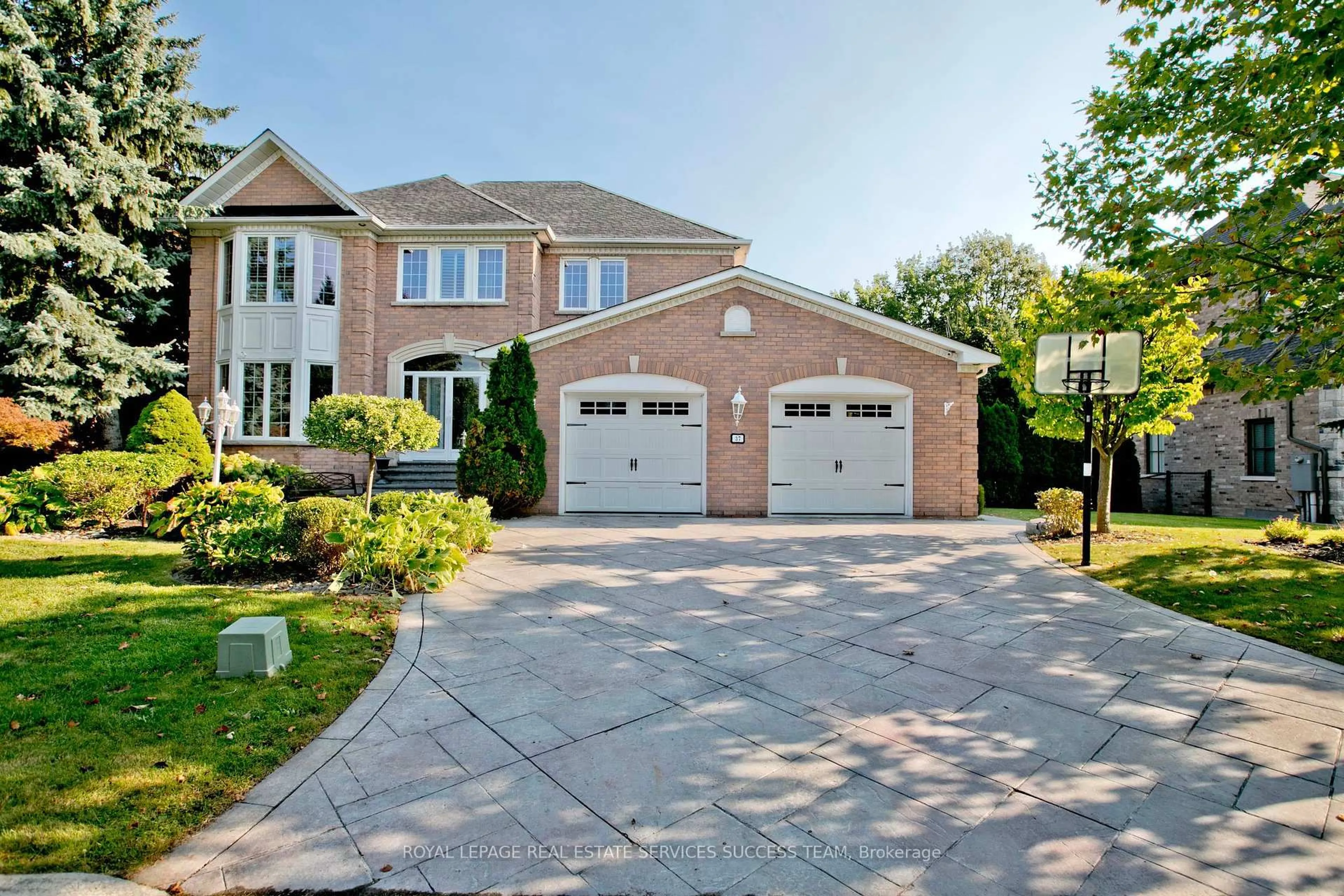 Home with brick exterior material, street for 37 Heatherwood Cres, Markham Ontario L3R 8W6