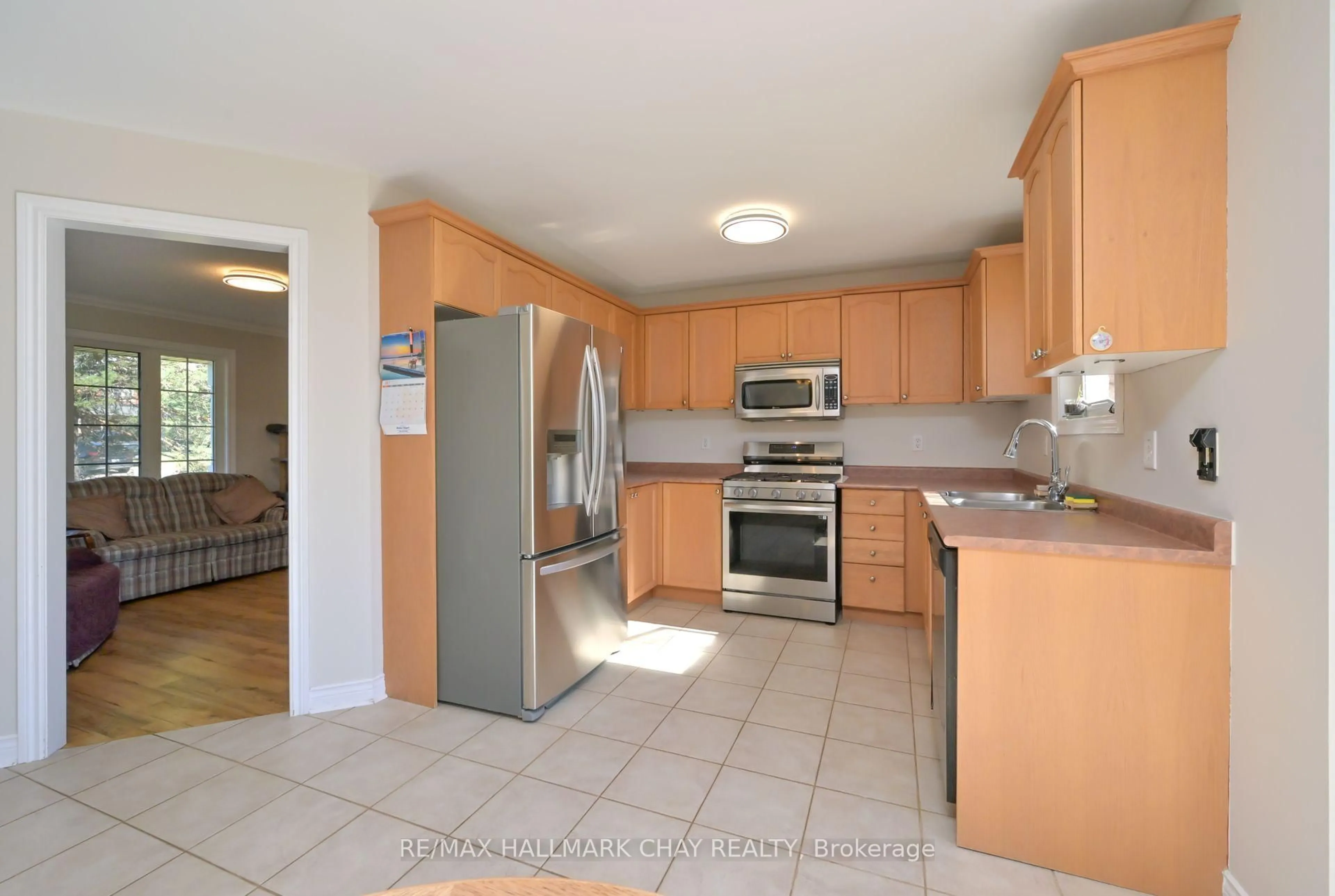 Standard kitchen, ceramic/tile floor for 16 Brian Cres, Adjala-Tosorontio Ontario L0M 1J0