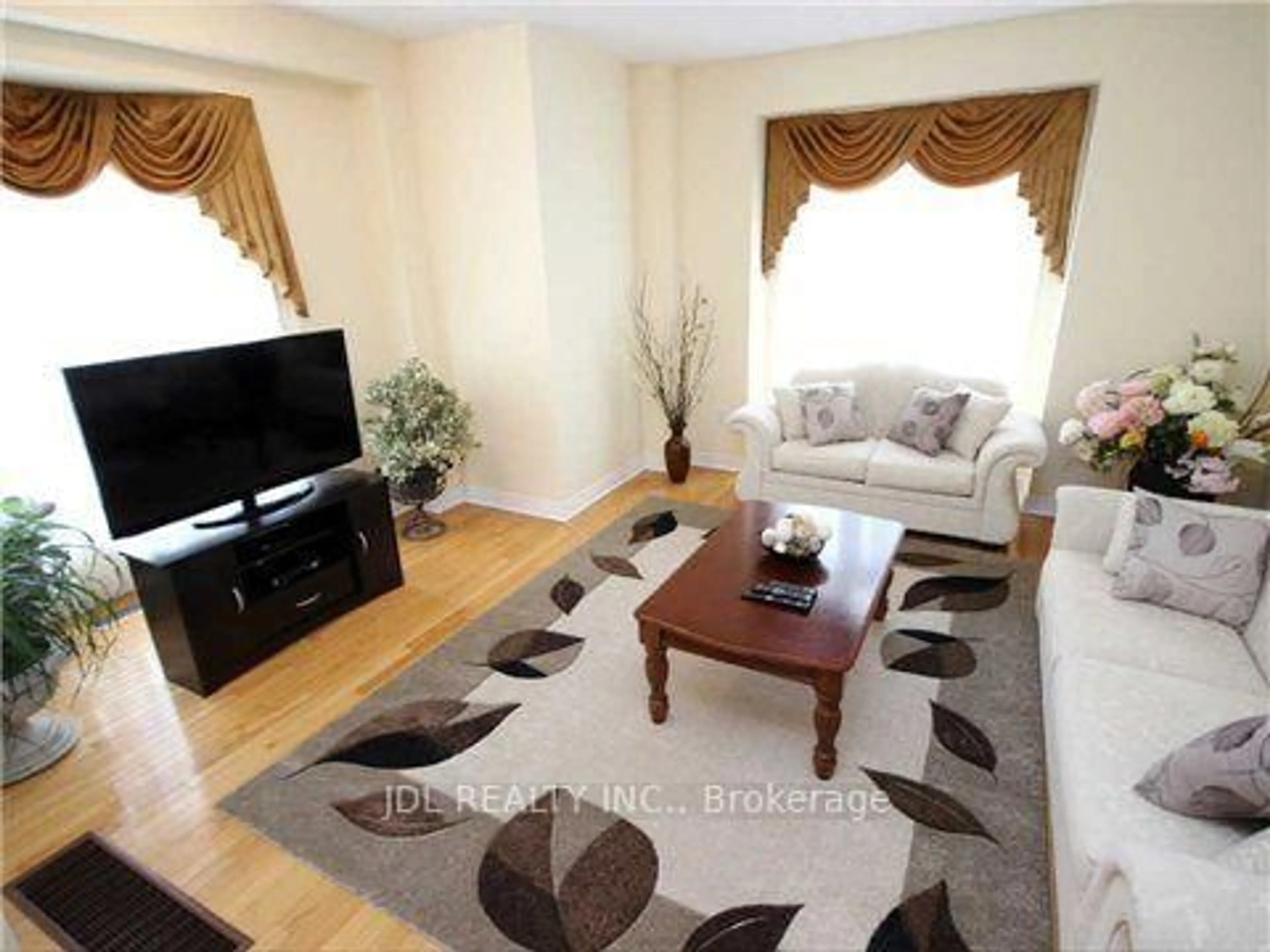Living room with furniture, unknown for 1919 Bur Oak Ave, Markham Ontario L6E 1W3