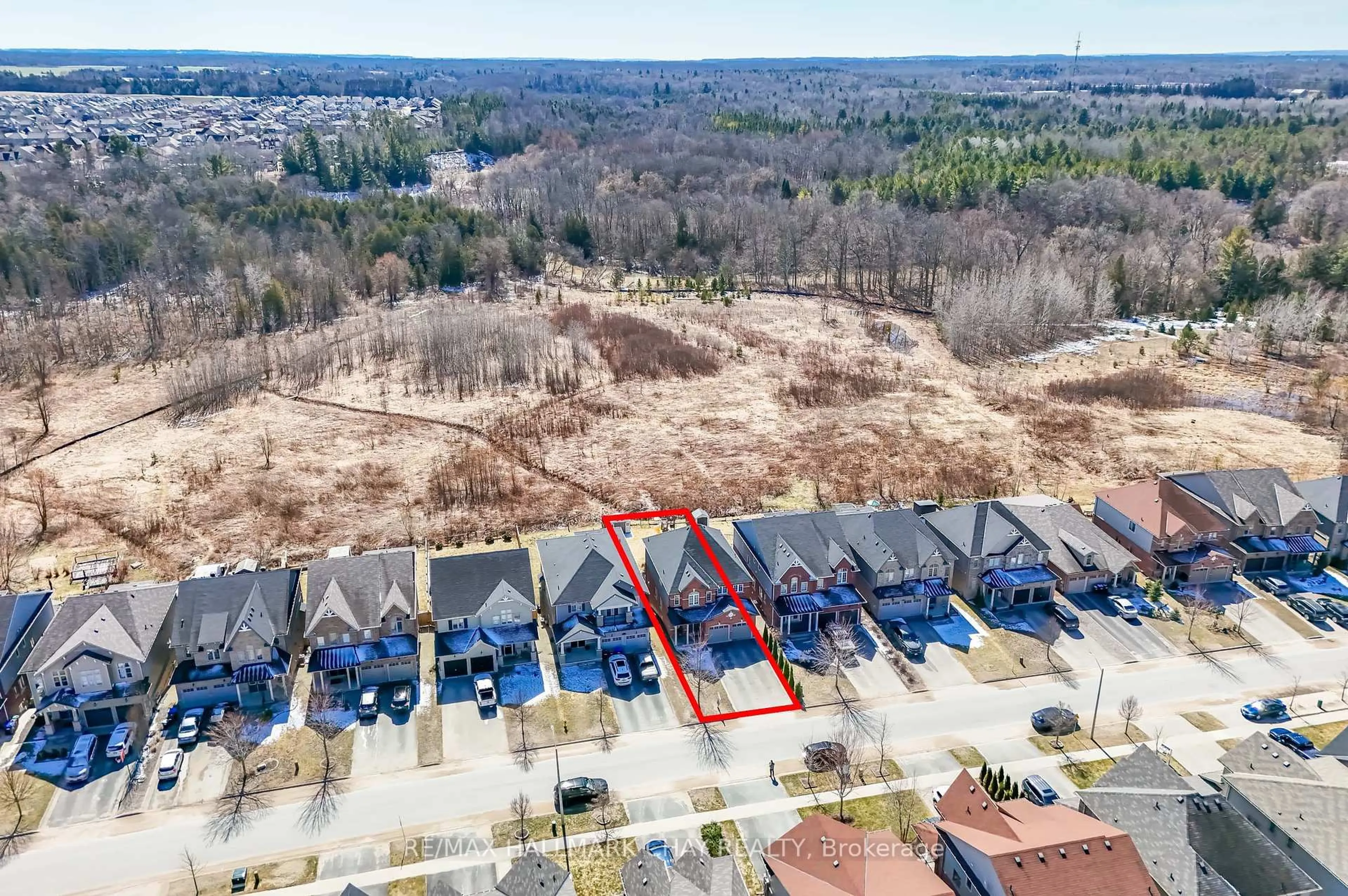 A pic from outside/outdoor area/front of a property/back of a property/a pic from drone, unknown for 149 Gold Park Gate, Essa Ontario L0M 1B4