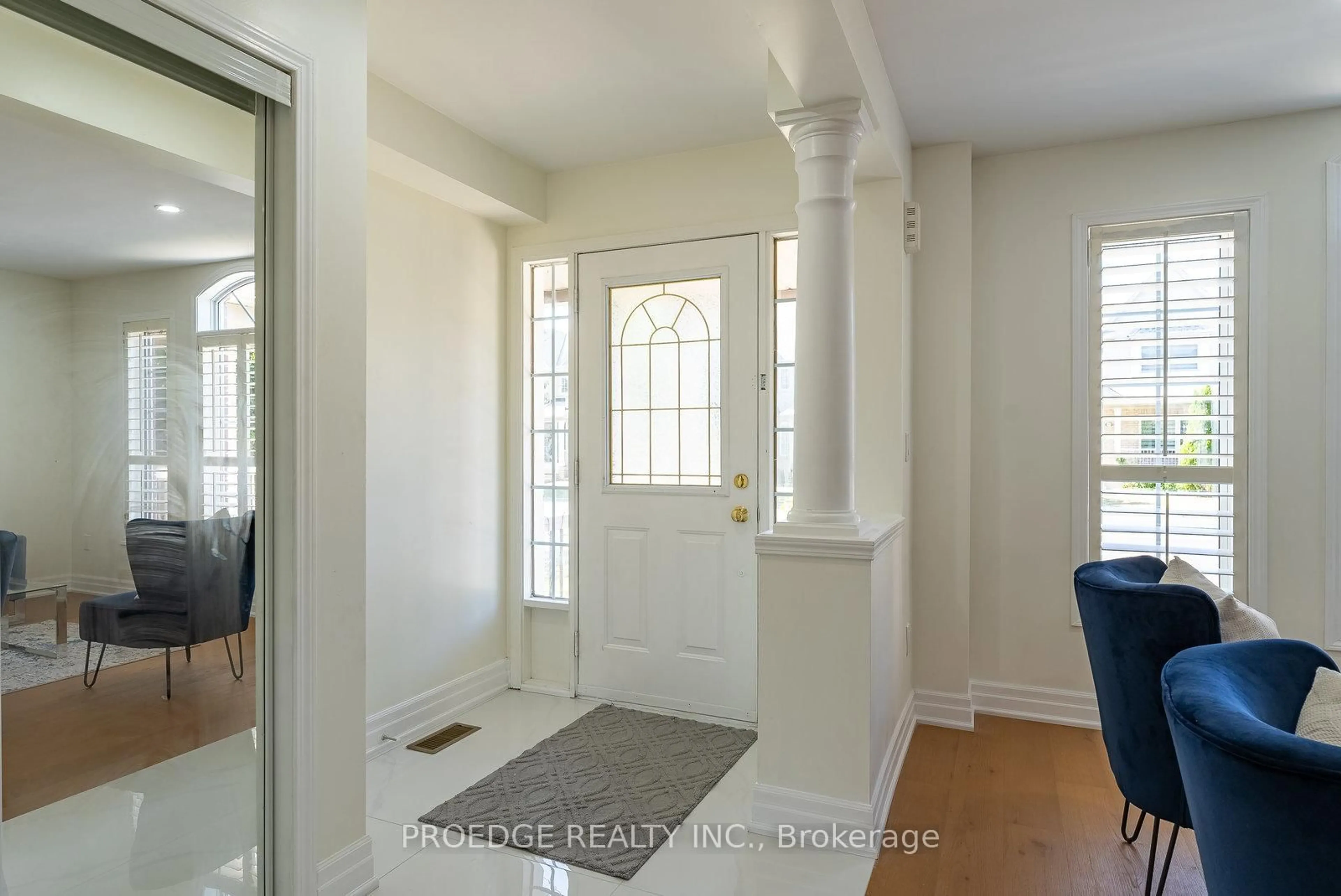 Indoor entryway for 763 Bur Oak Ave, Markham Ontario L6E 1C2