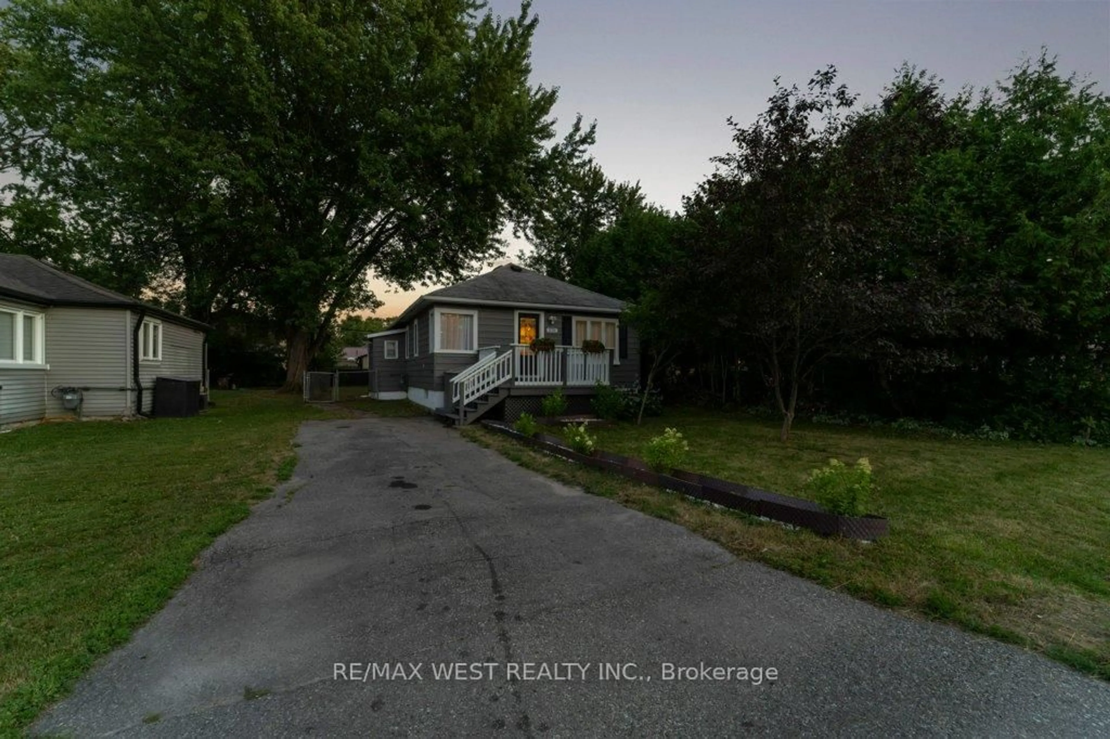 Unknown for 275 Pine Beach Dr, Georgina Ontario L4P 2V7