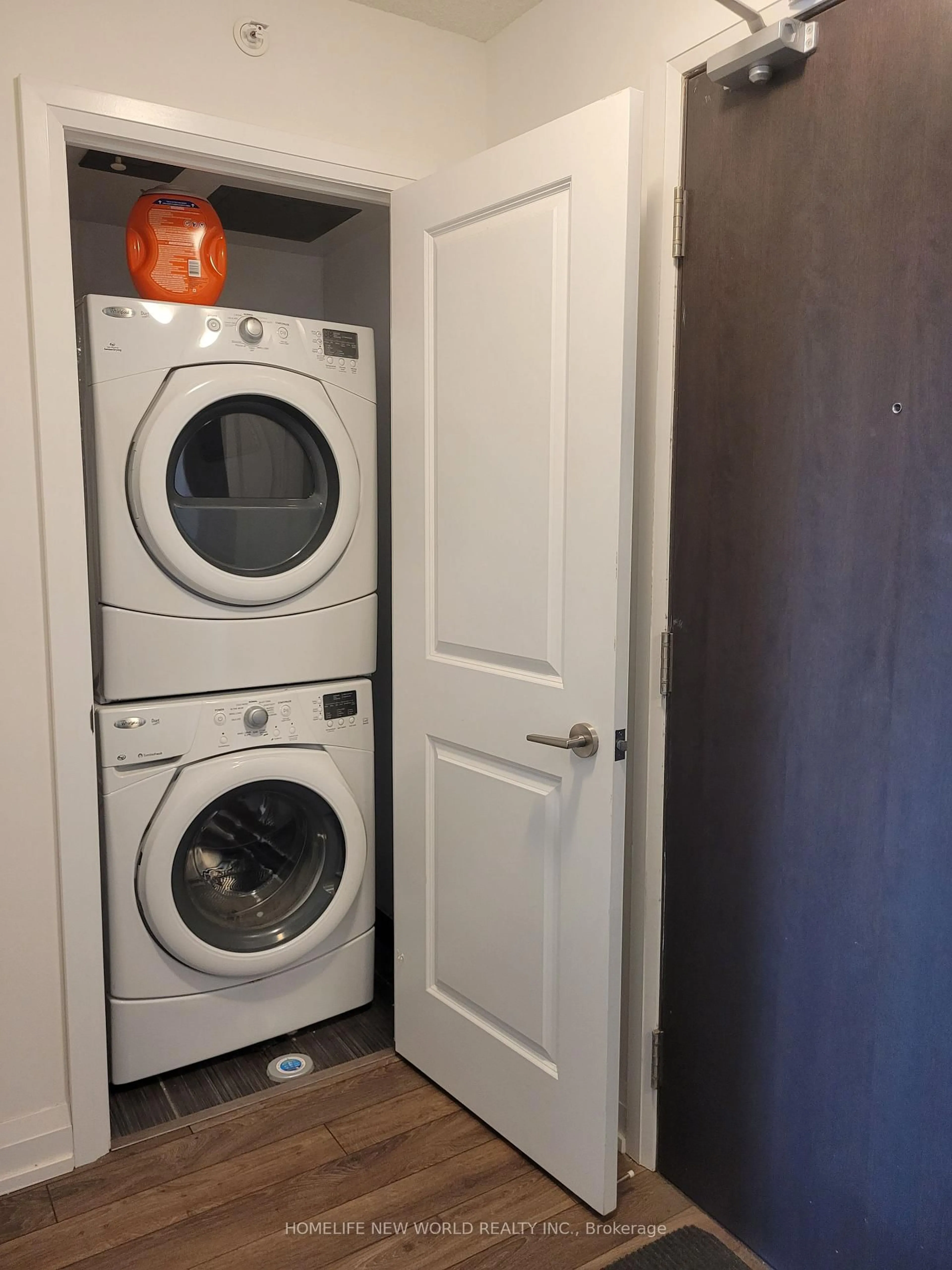 Laundry room for 370 Highway 7 Rd #717, Richmond Hill Ontario L4B 0C4