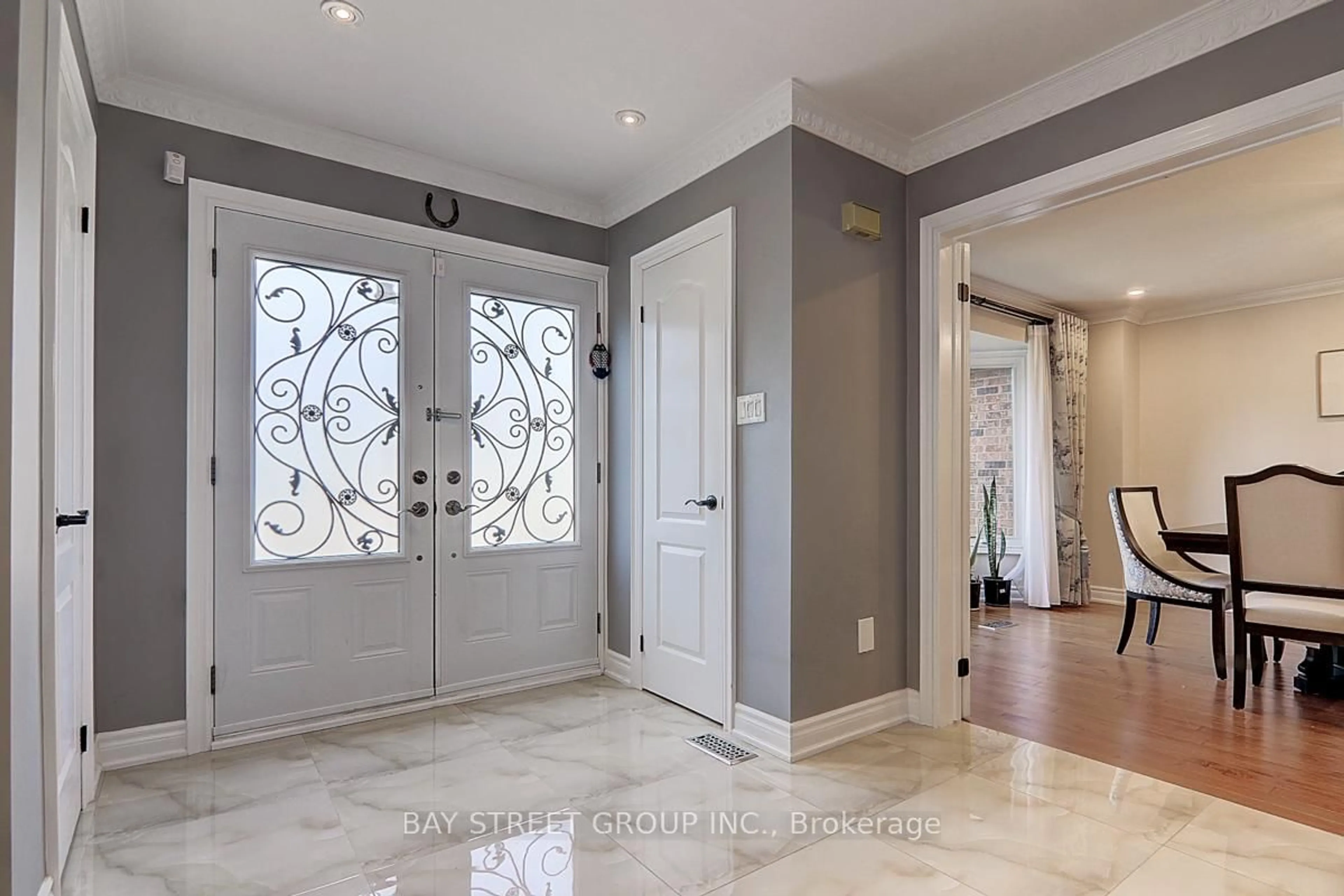 Indoor entryway for 39 Calderbridge Cres, Markham Ontario L3R 9M5