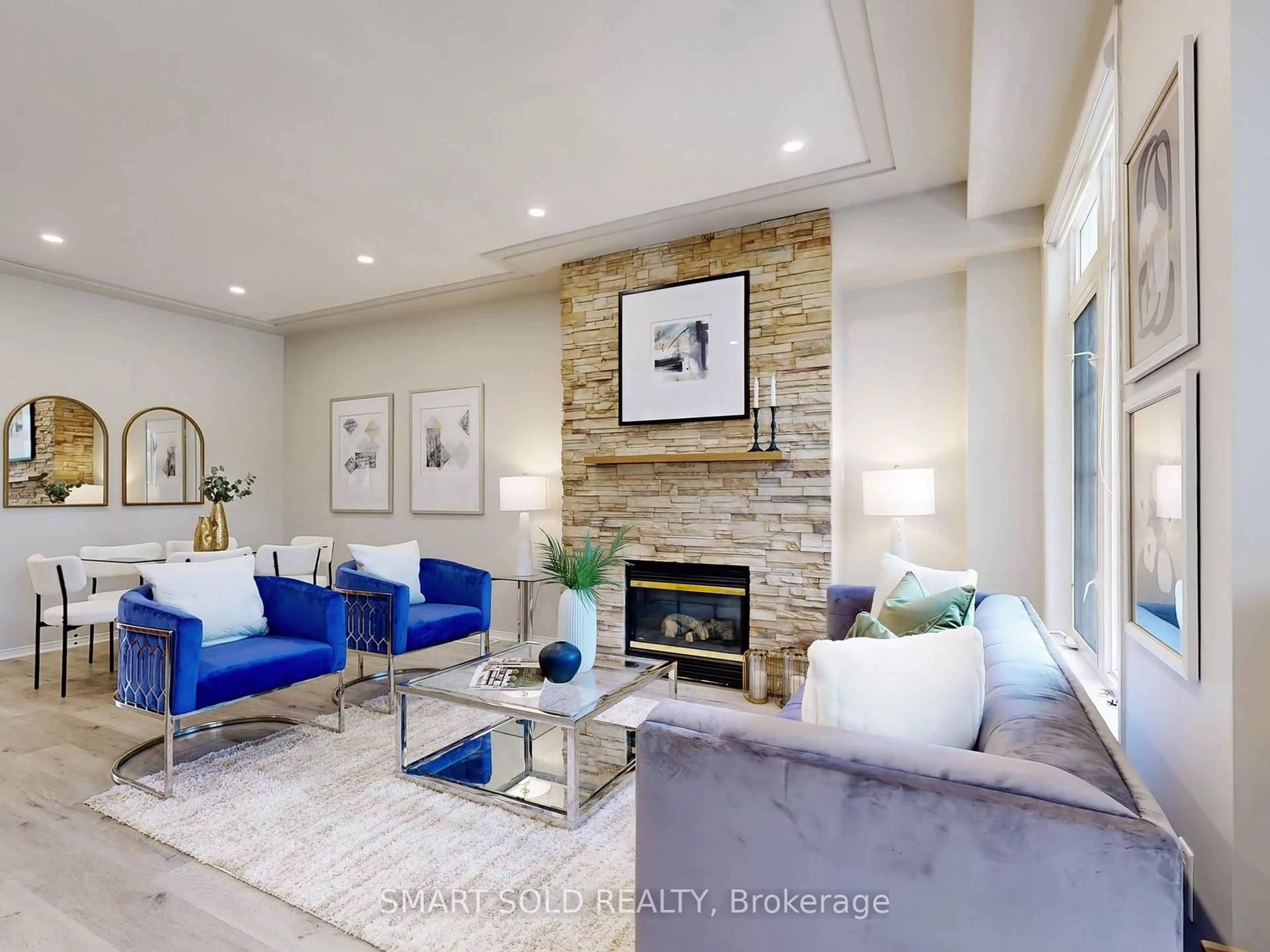 Living room with furniture, unknown for 10 Post Oak Dr #15, Richmond Hill Ontario L4E 4H8