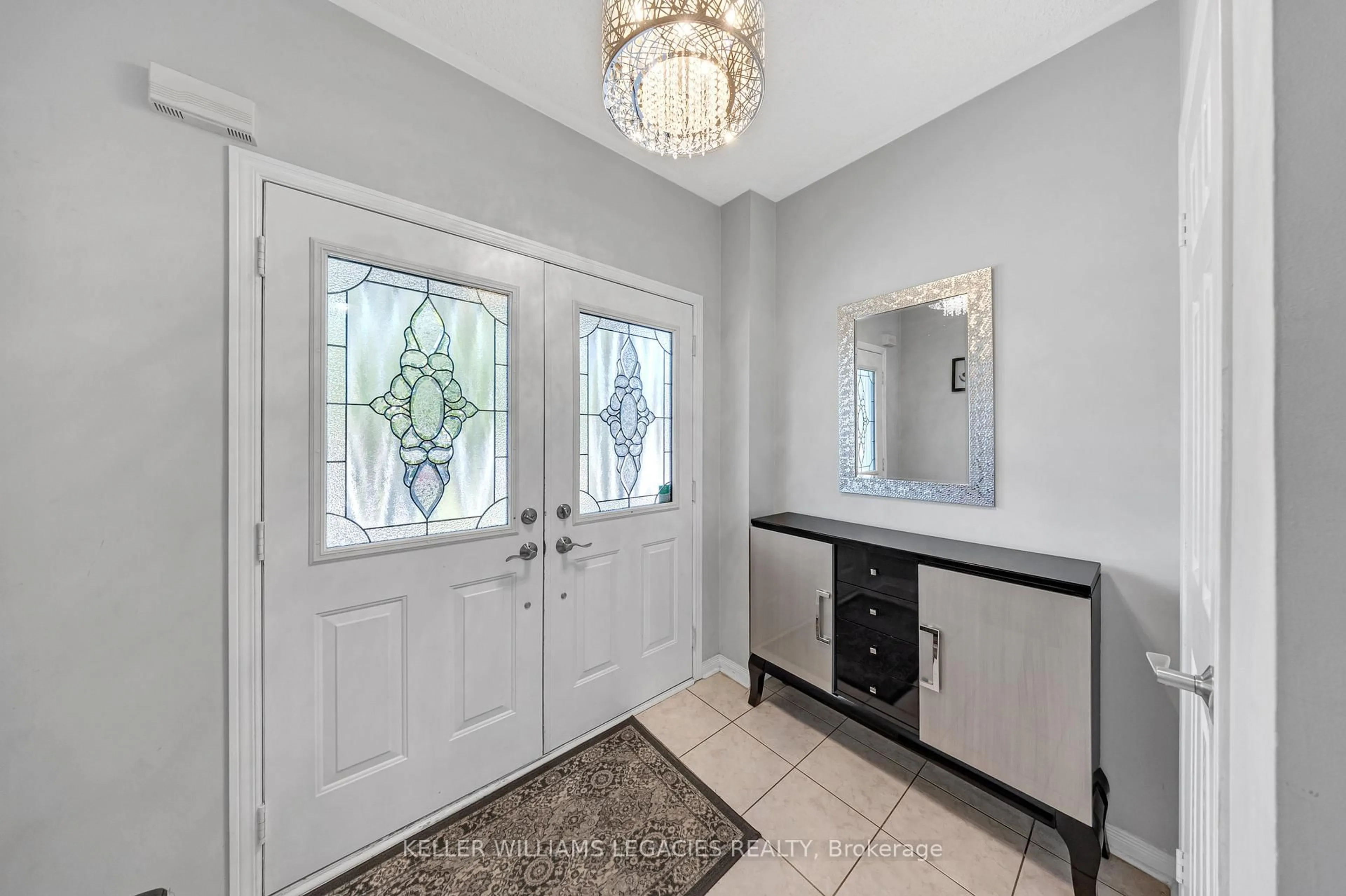 Indoor entryway for 11 Neuchatel Ave, Vaughan Ontario L4H 2Y2