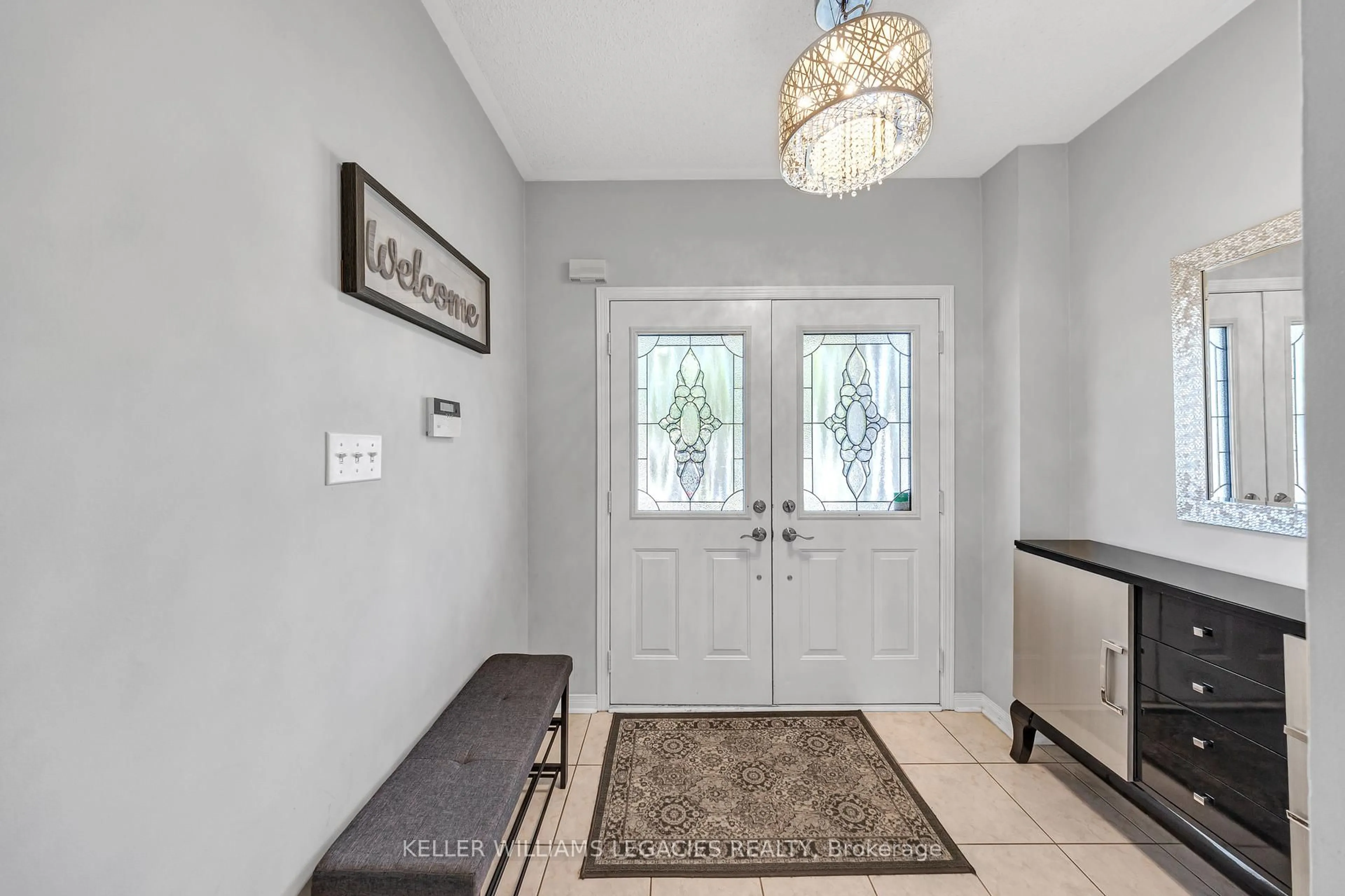 Indoor entryway for 11 Neuchatel Ave, Vaughan Ontario L4H 2Y2