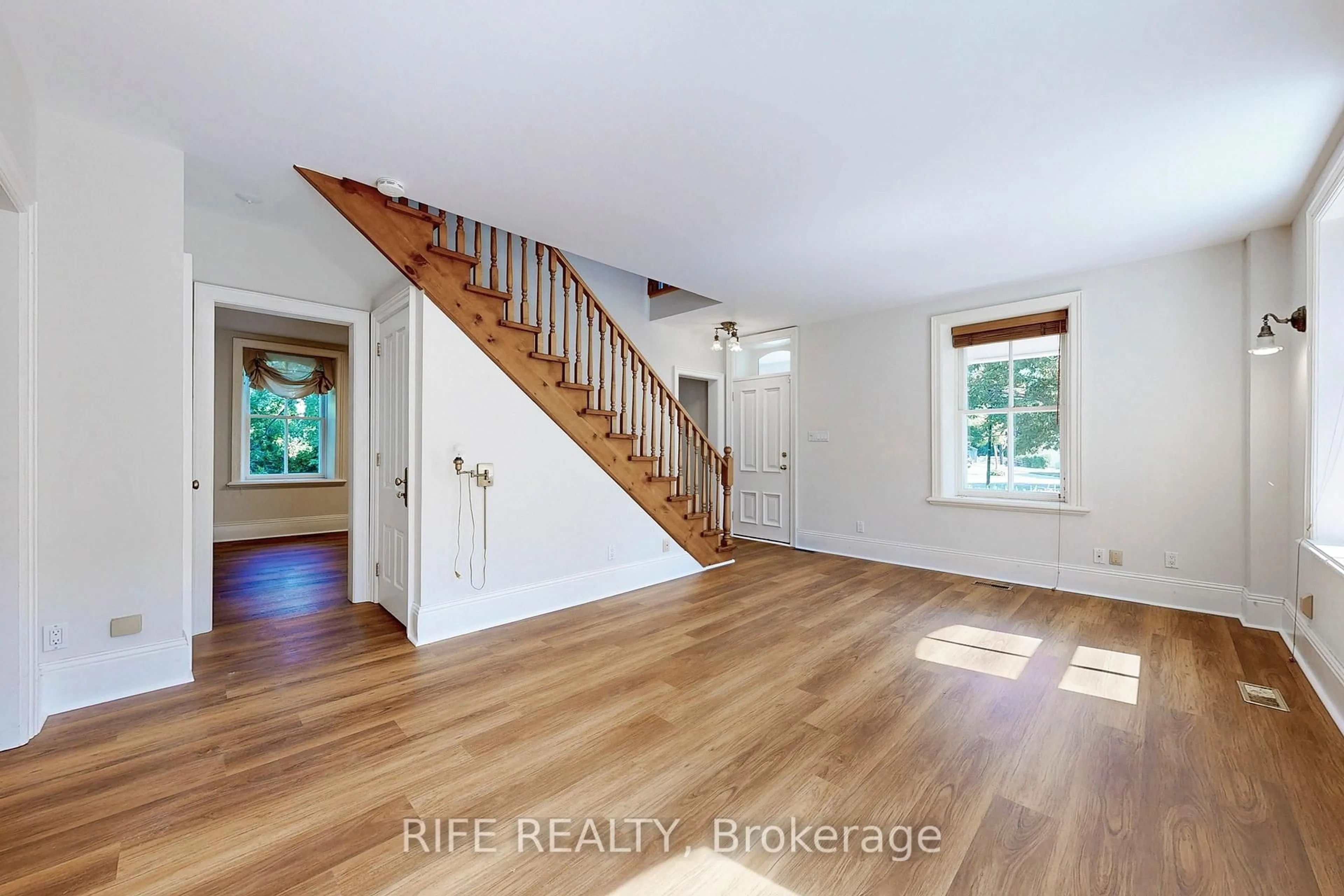 Indoor entryway for 18 David Gohn Circ, Markham Ontario L6E 1A7