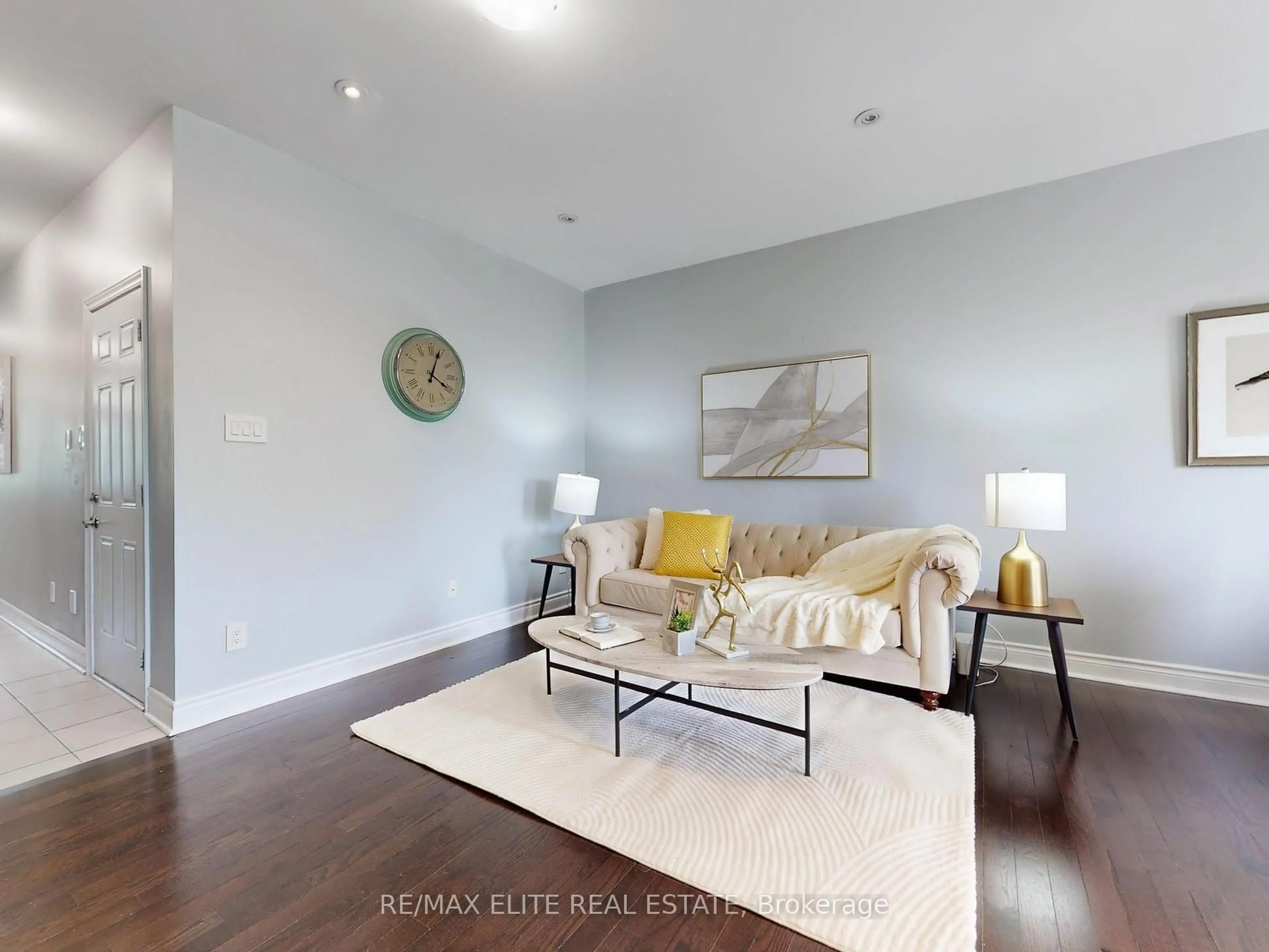 Living room with furniture, unknown for 700 Wendy Culbert Cres, Newmarket Ontario L3X 0A4