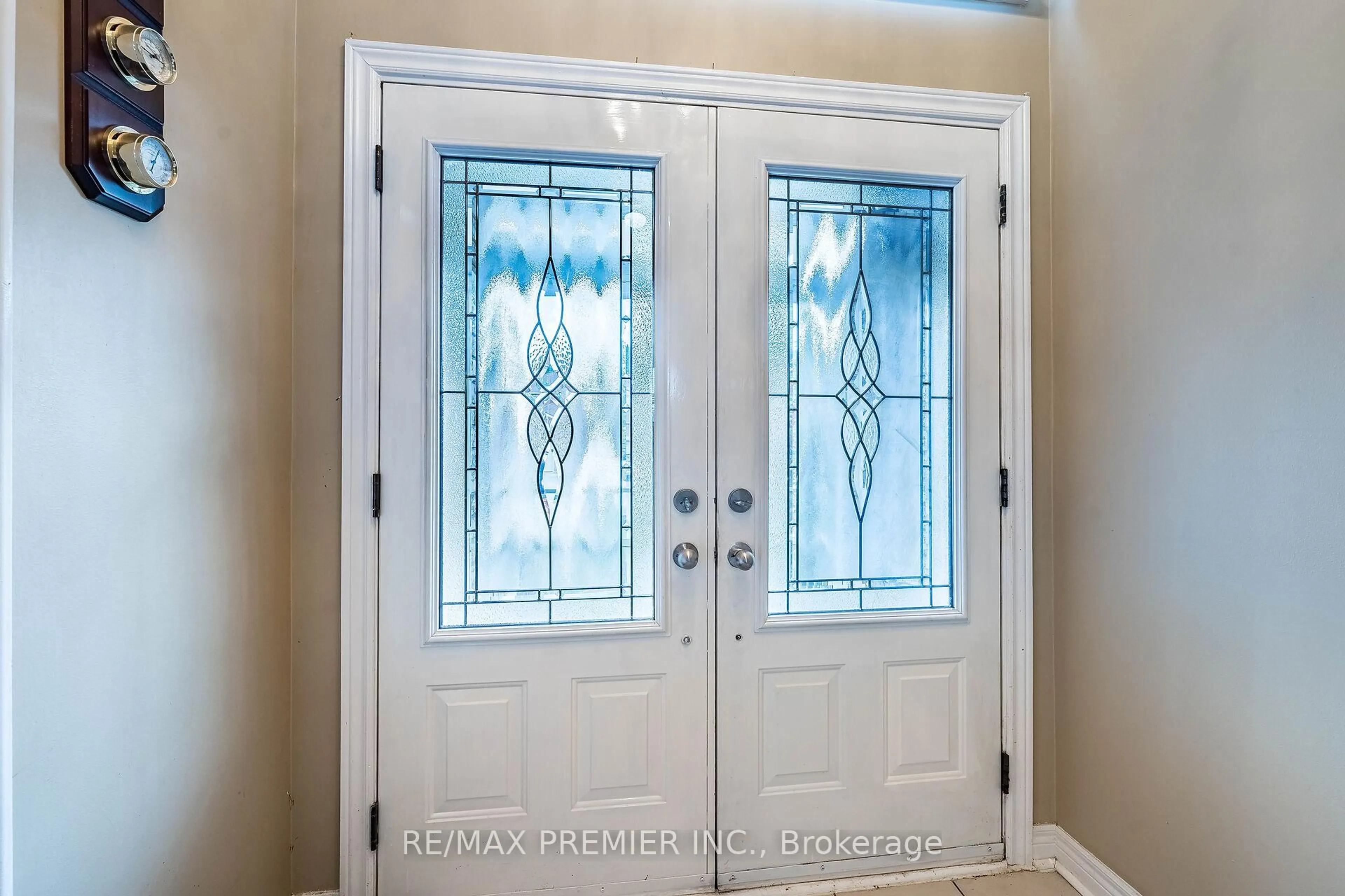 Indoor entryway for 457 Glenkindie Ave, Vaughan Ontario L6A 2E4