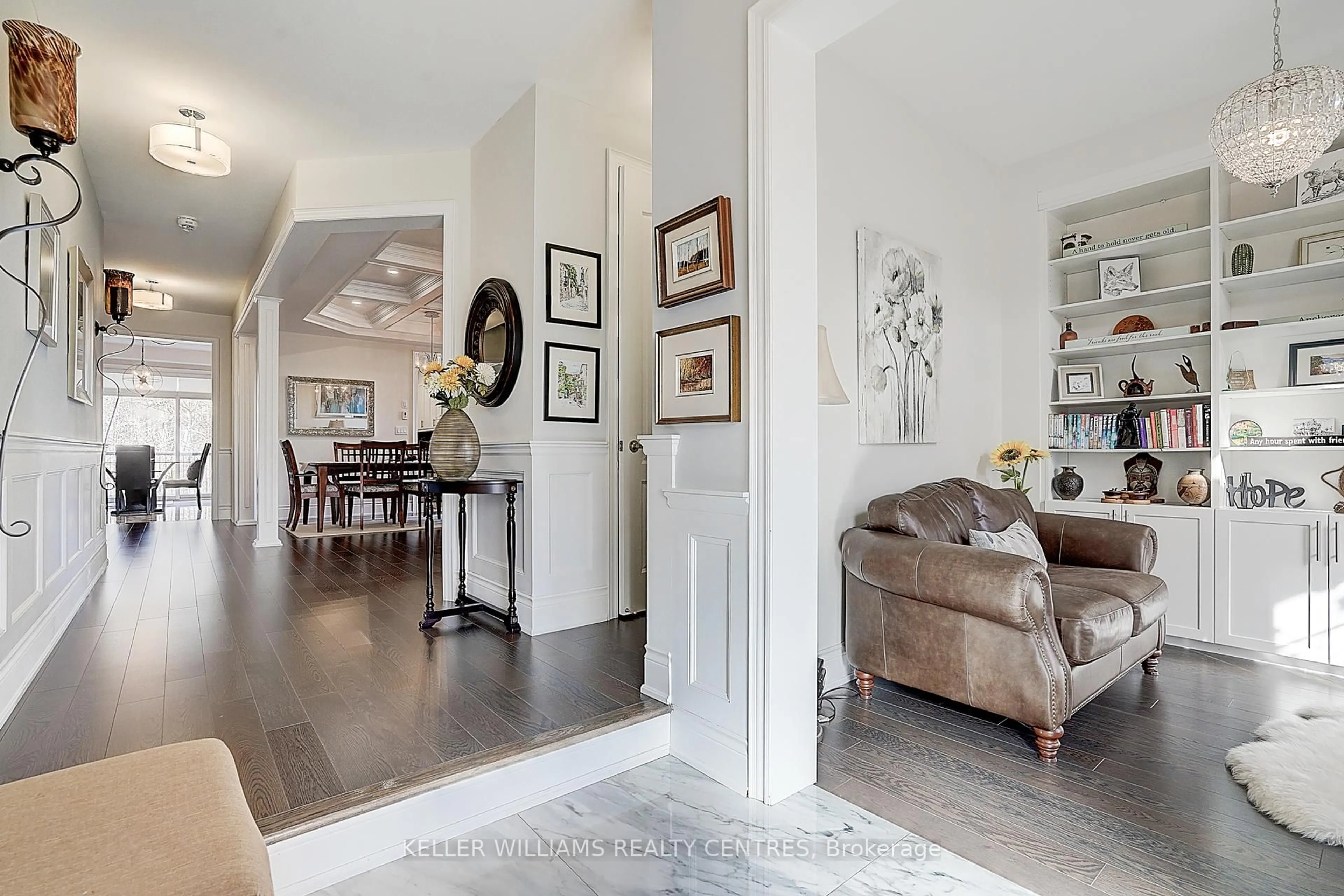Indoor entryway for 76 Kashani Crt, Aurora Ontario L4G 0W6