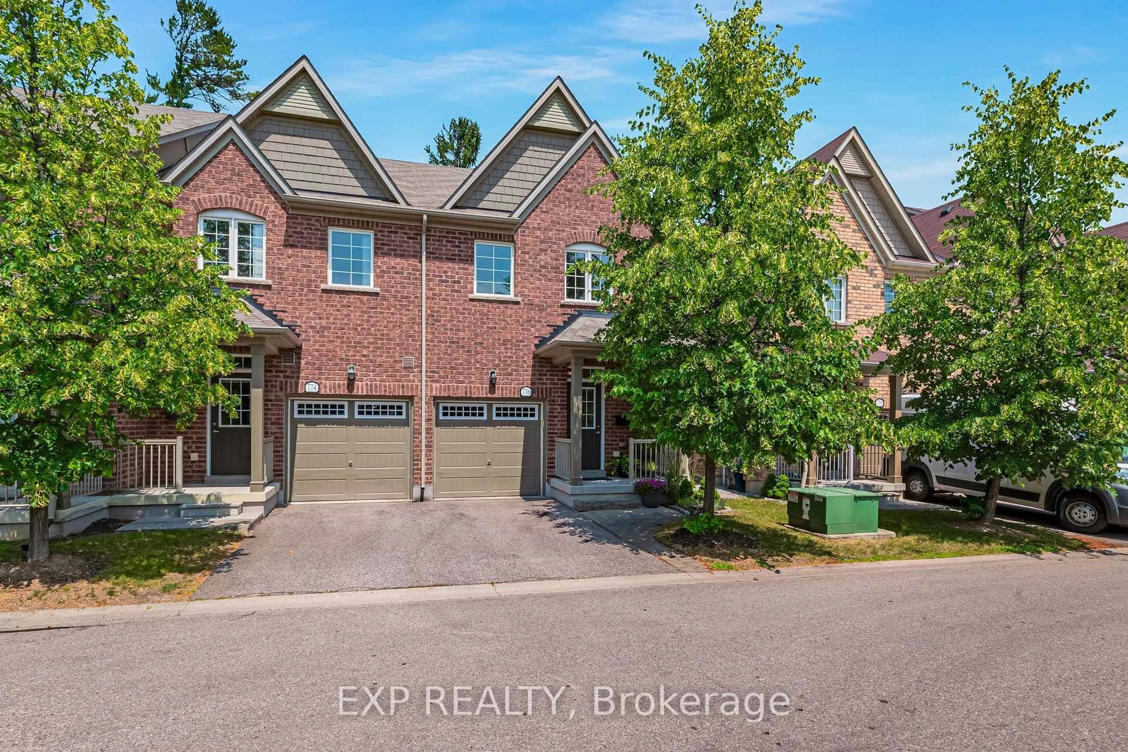 Home with brick exterior material, street for 776 Harry Syratt Ave, Newmarket Ontario L3X 0A3
