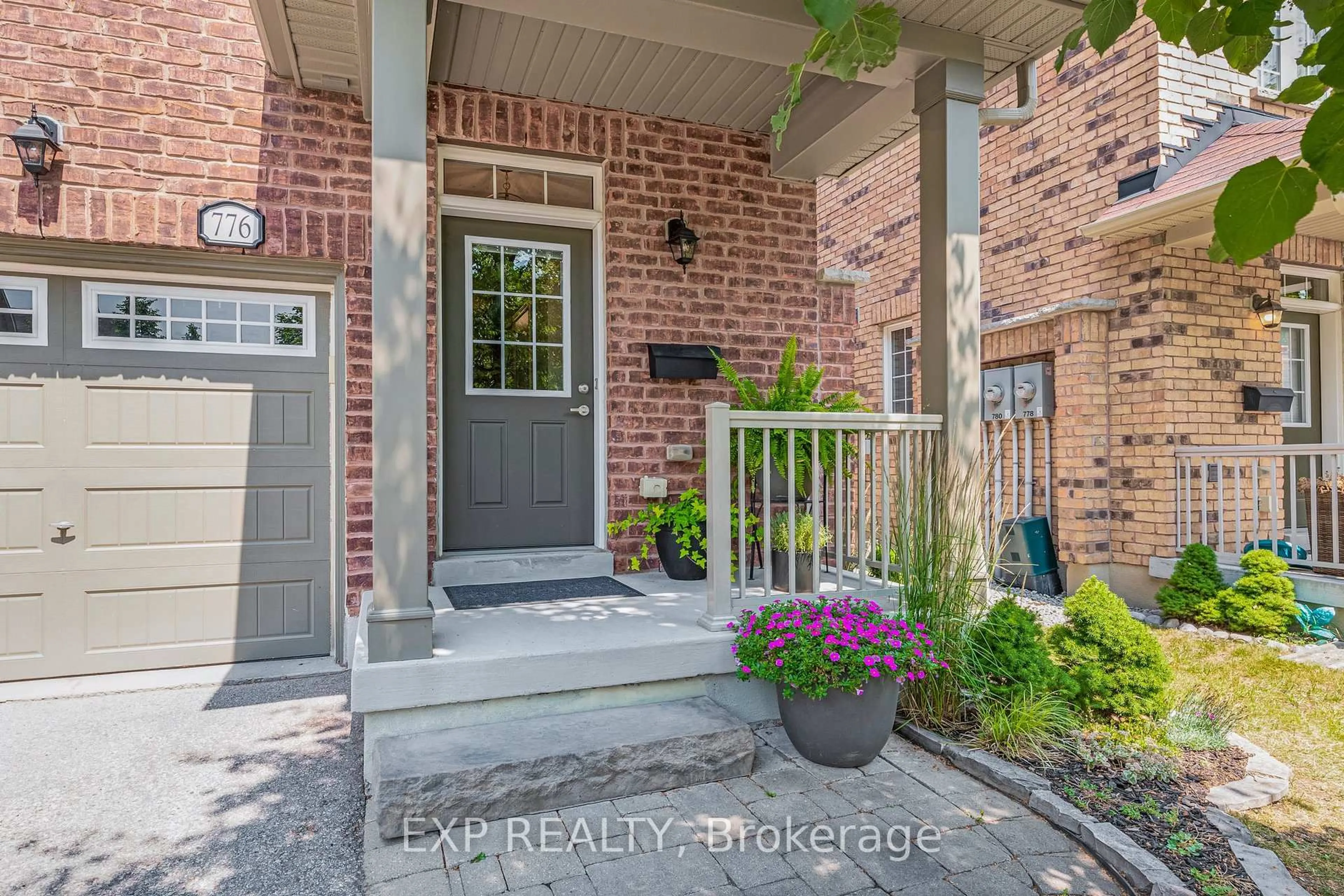 Indoor entryway for 776 Harry Syratt Ave, Newmarket Ontario L3X 0A3