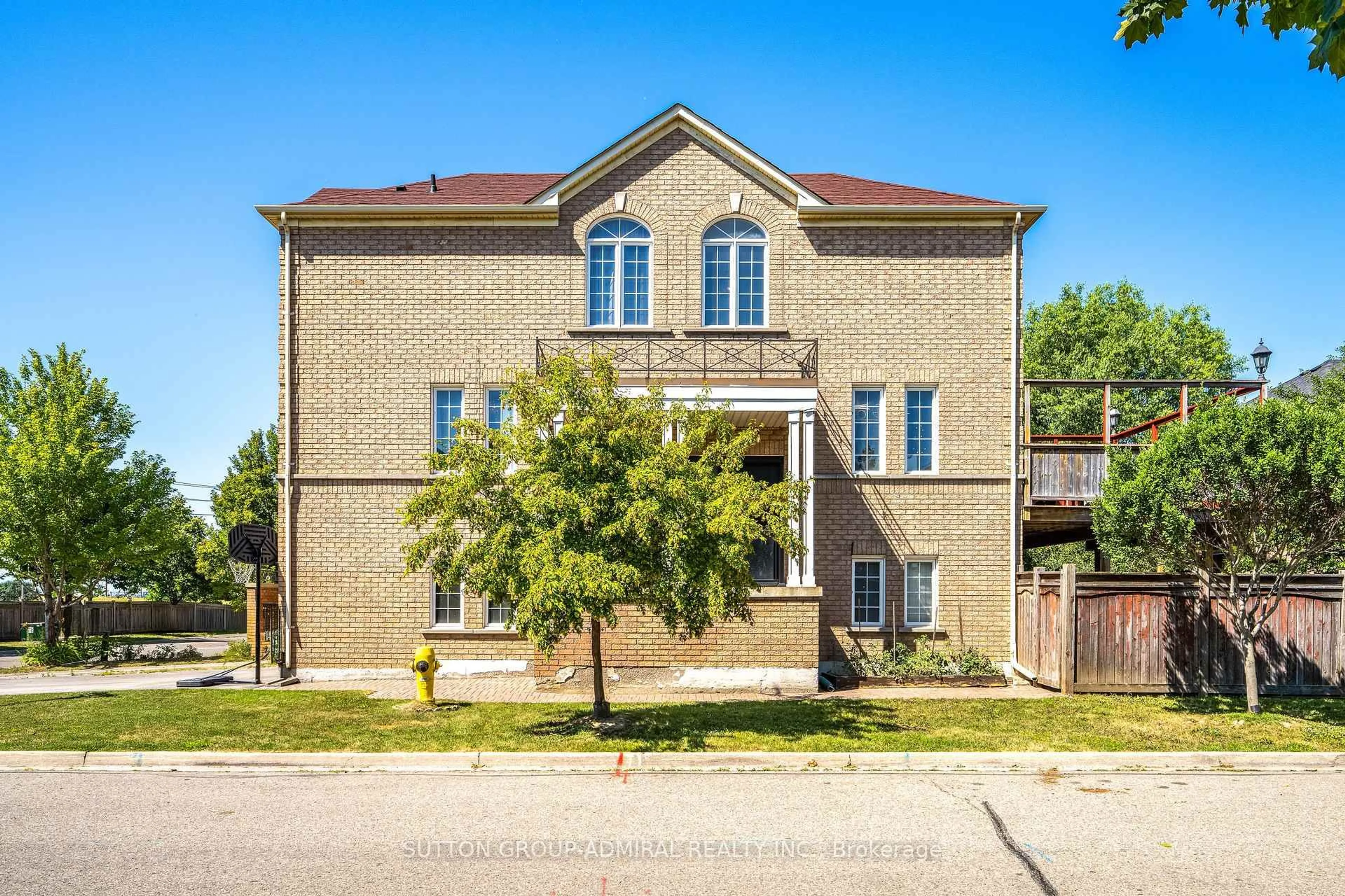 Home with brick exterior material, street for 113 Sassafras Circ, Vaughan Ontario L4J 8M9