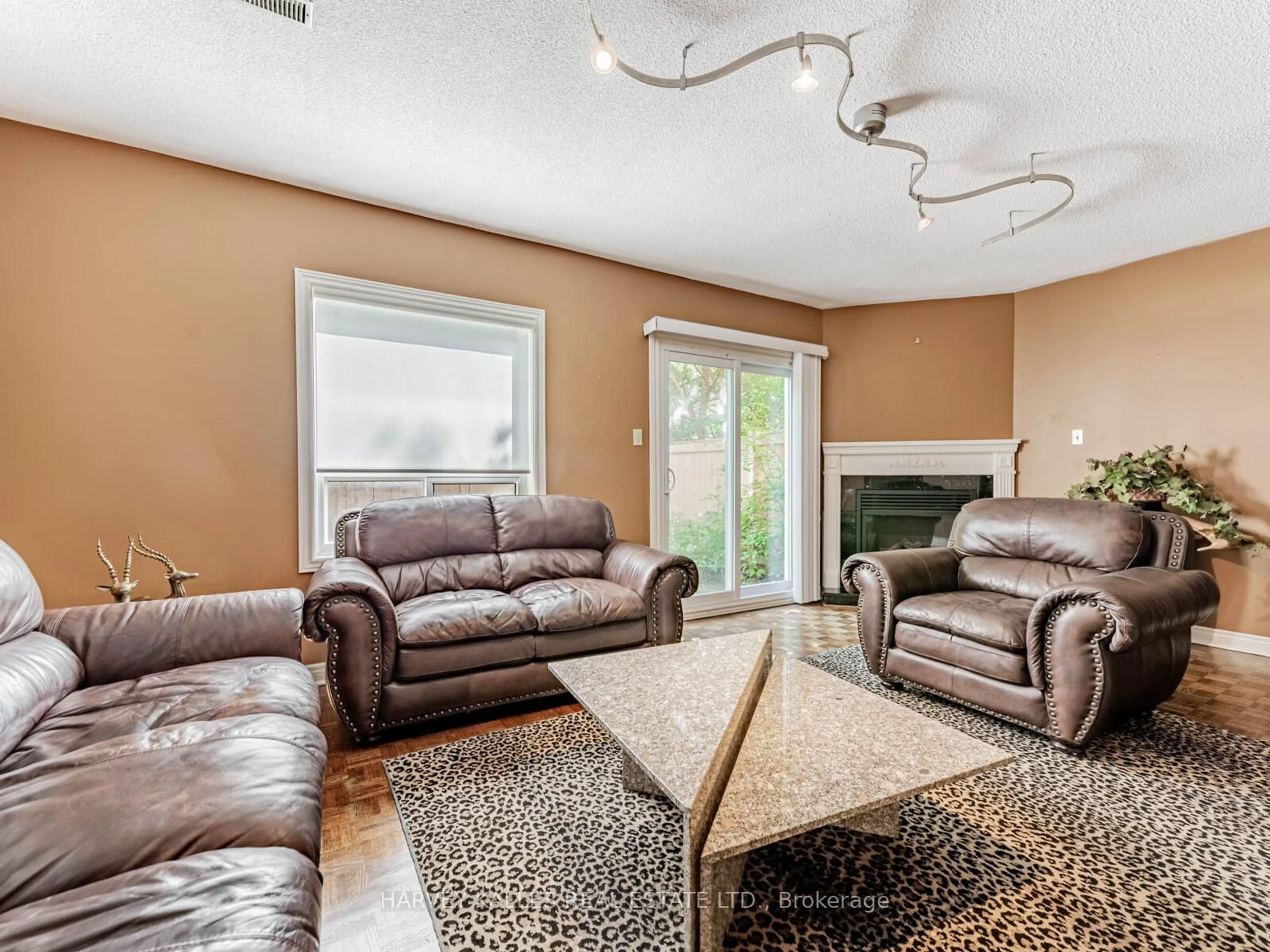 Living room with furniture, unknown for 1 Edenbridge Dr, Vaughan Ontario L4J 8C3