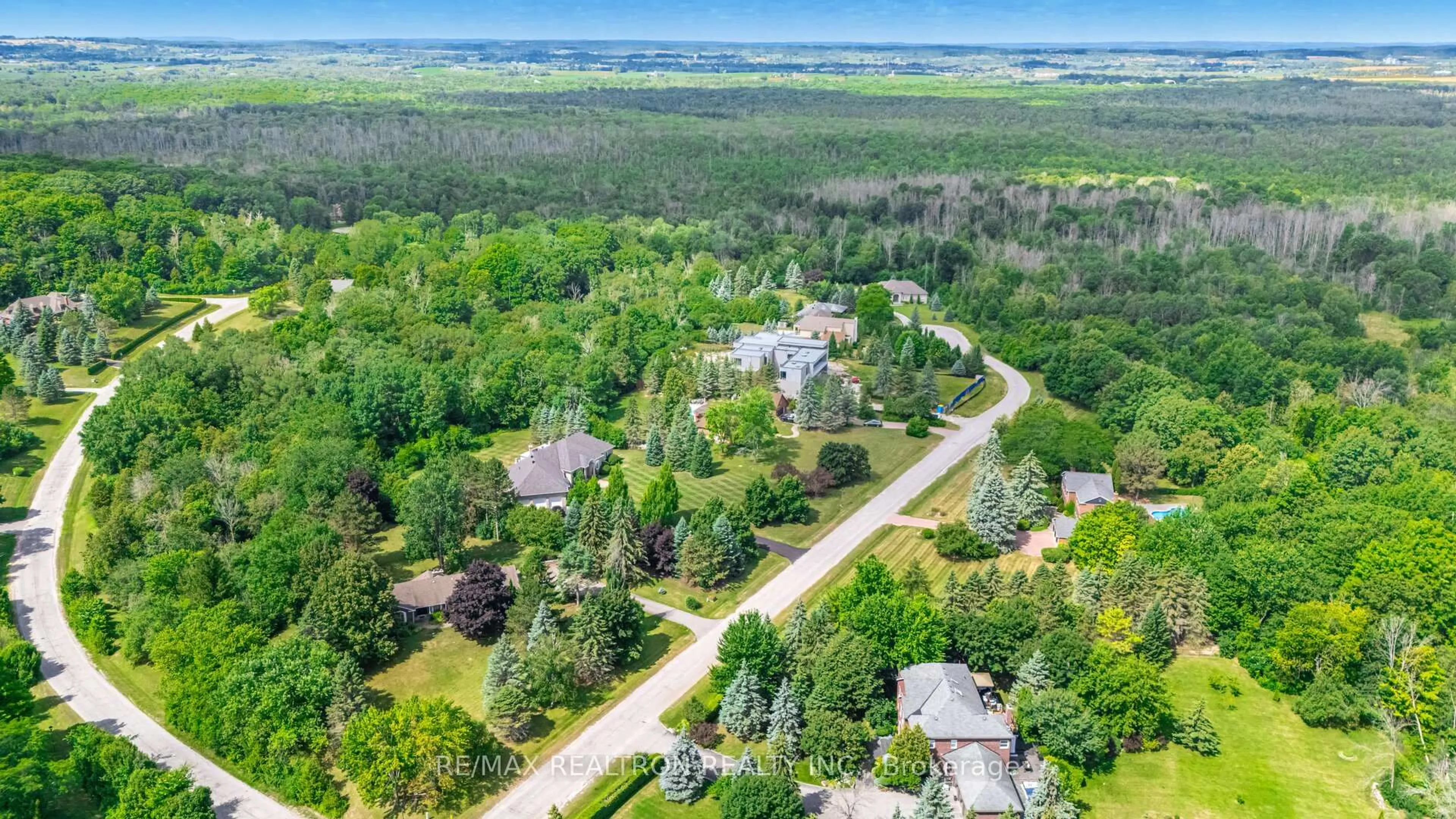 A pic from outside/outdoor area/front of a property/back of a property/a pic from drone, forest/trees view for 45 Simcoe Rd, King Ontario L7B 0C7