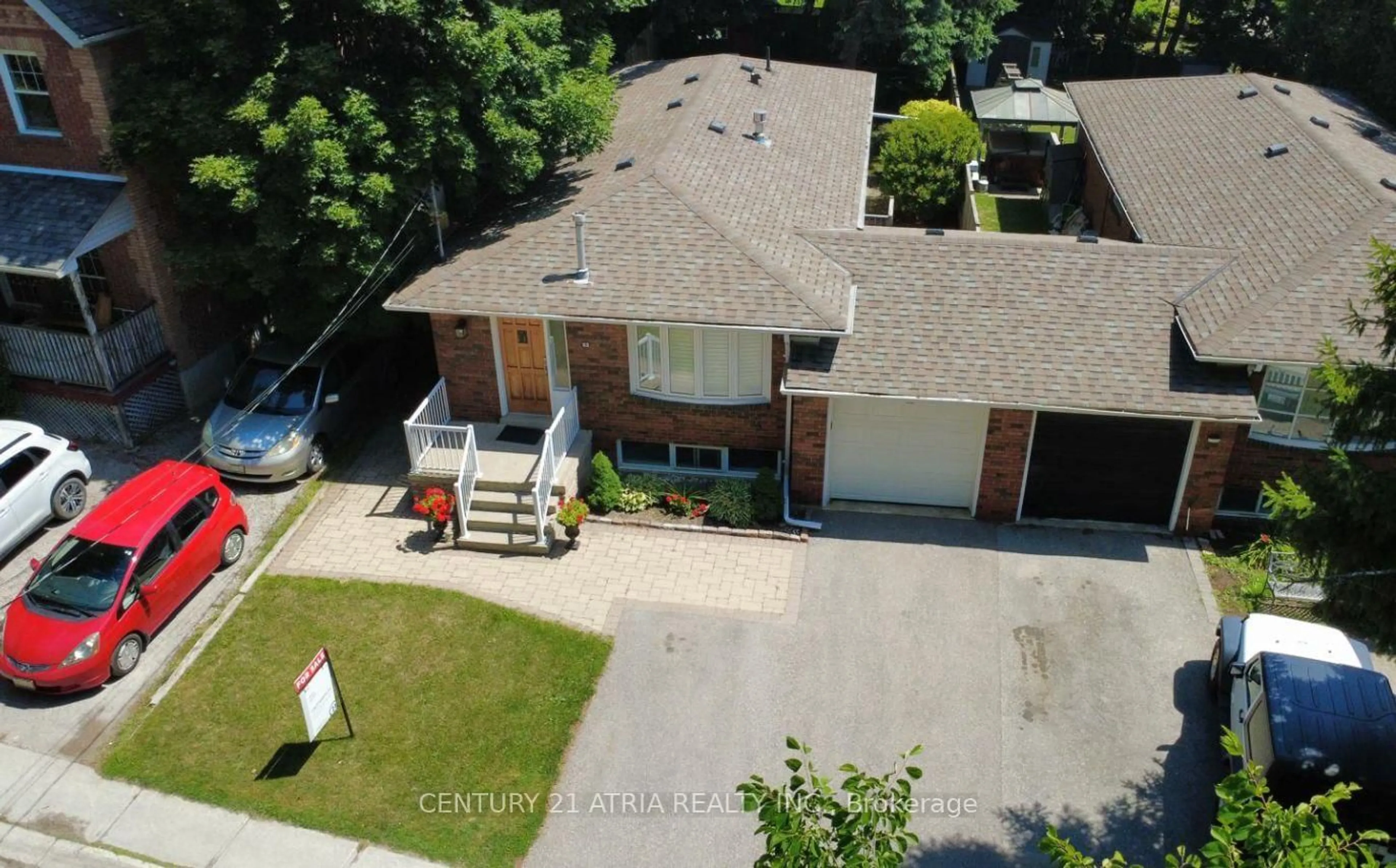 A pic from outside/outdoor area/front of a property/back of a property/a pic from drone, street for 23 Jerman St, Markham Ontario L3P 2R3