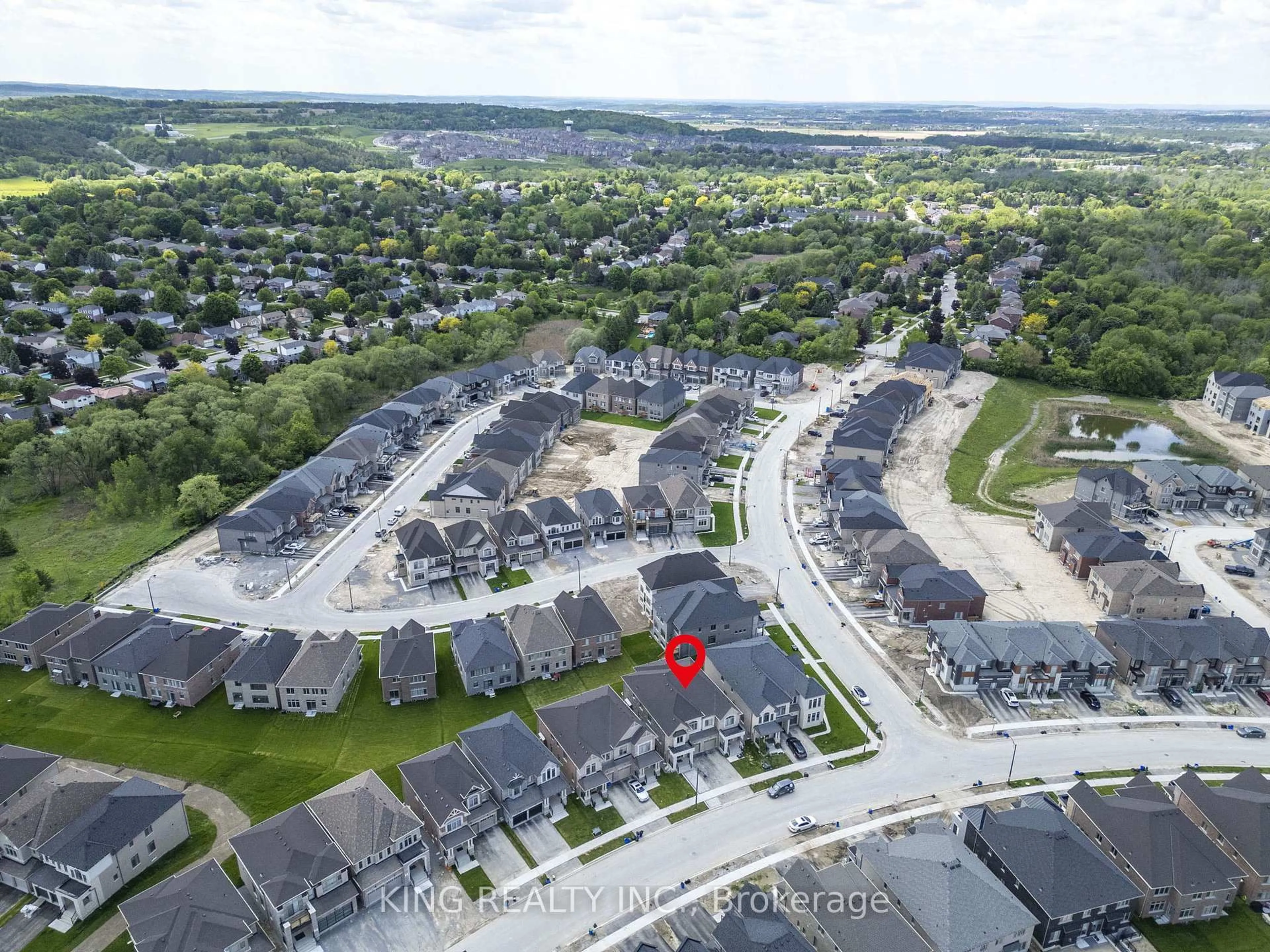 A pic from outside/outdoor area/front of a property/back of a property/a pic from drone, street for 148 Silk Twist Dr, East Gwillimbury Ontario L9N 0V7