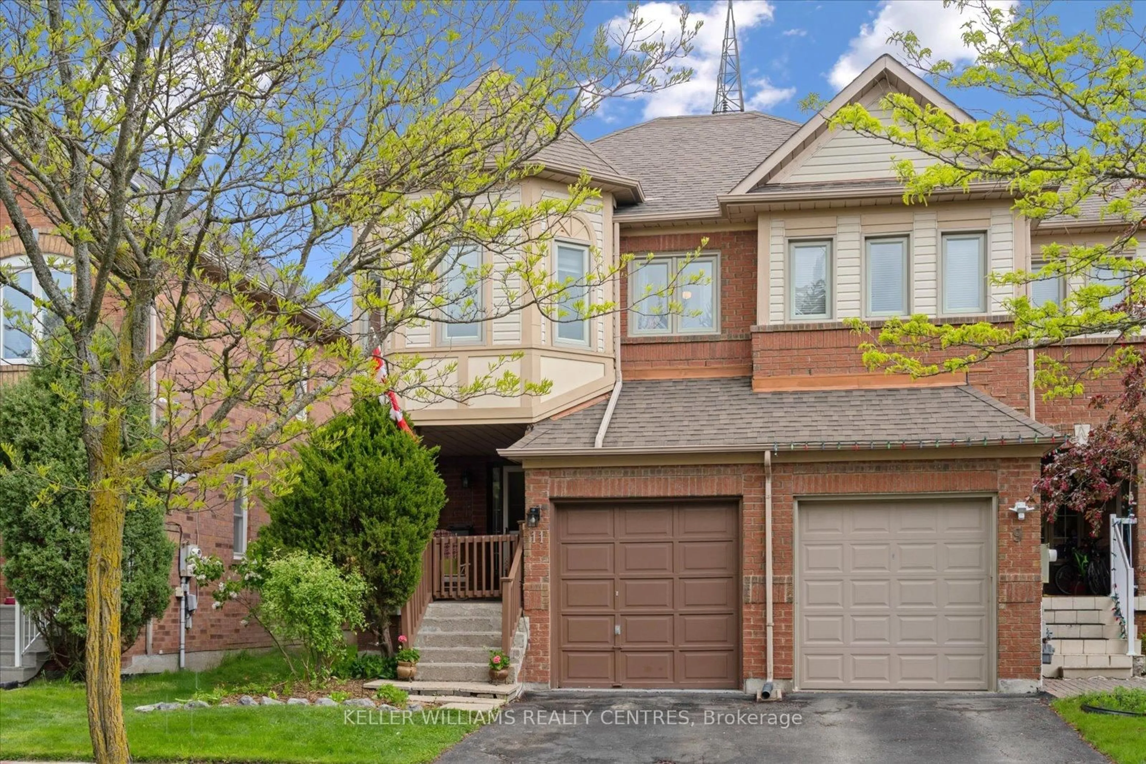 Home with brick exterior material, street for 11 Snedden Ave, Aurora Ontario L4G 7J6