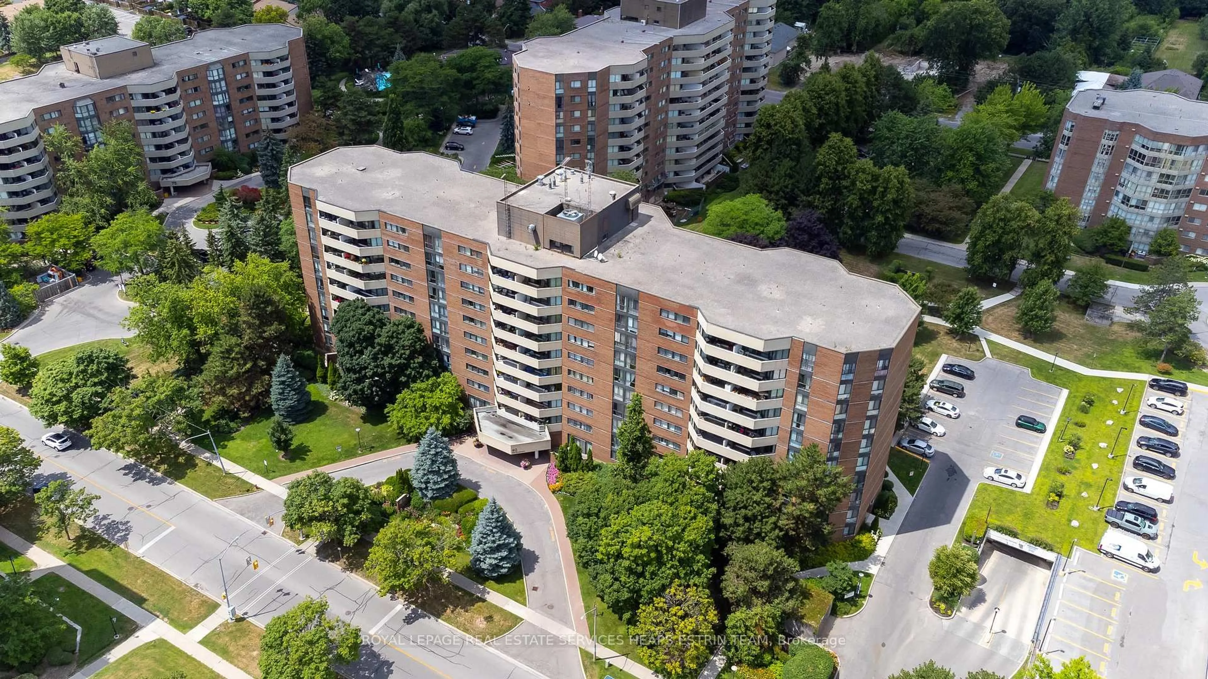 A pic from outside/outdoor area/front of a property/back of a property/a pic from drone, city buildings view from balcony for 40 Baif Blvd #501, Richmond Hill Ontario L4C 5M9