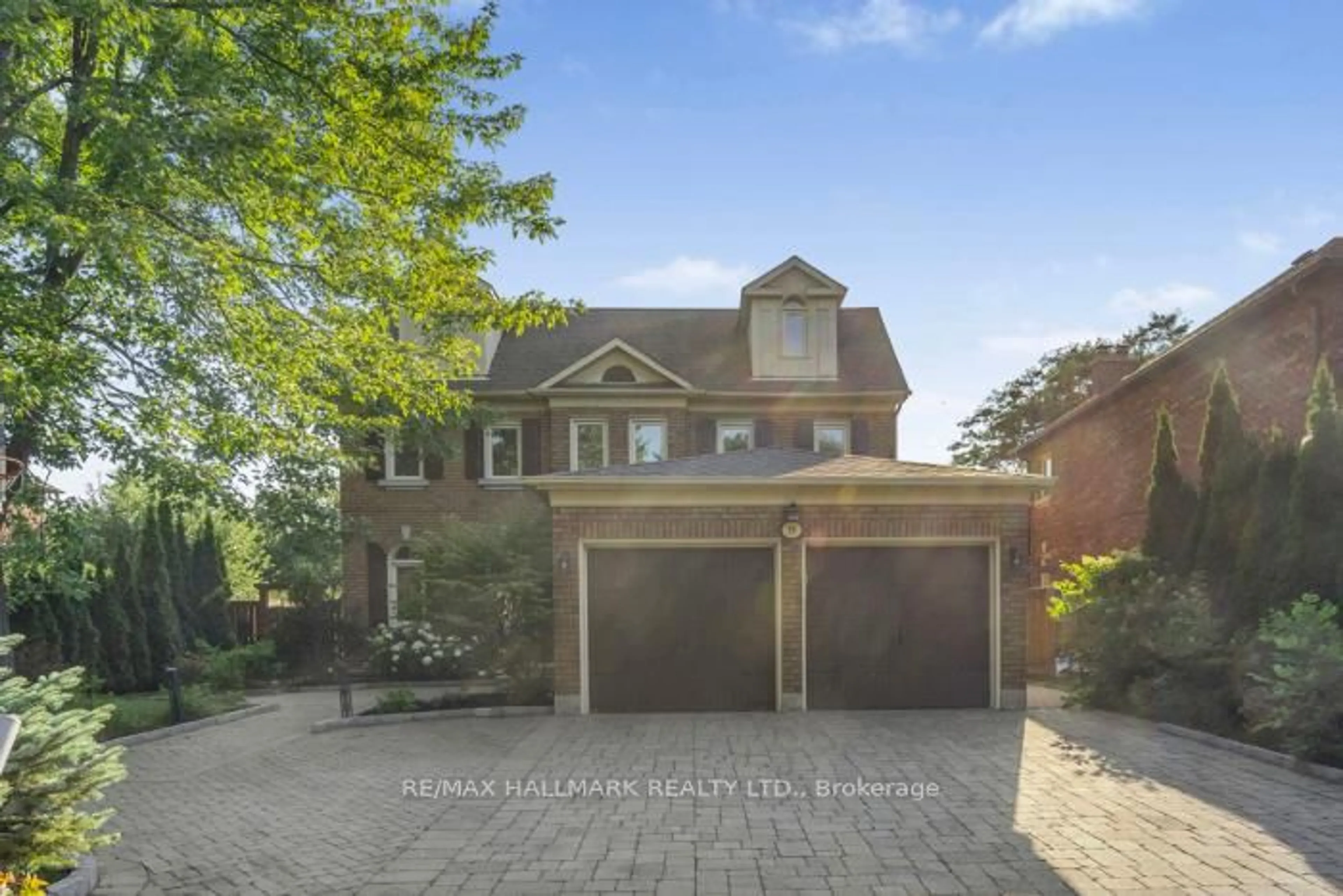 Home with brick exterior material, street for 59 Oatlands Cres, Richmond Hill Ontario L4C 9P2