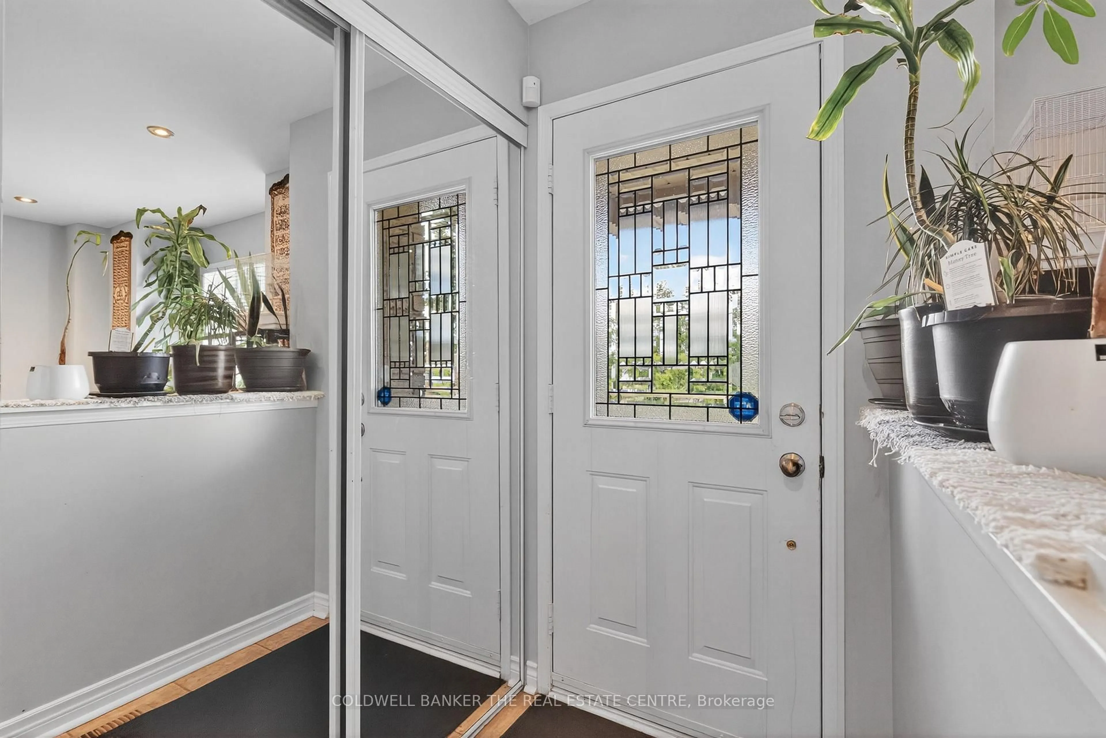 Indoor entryway for 248 Walkerville Rd, Markham Ontario L6B 1C6