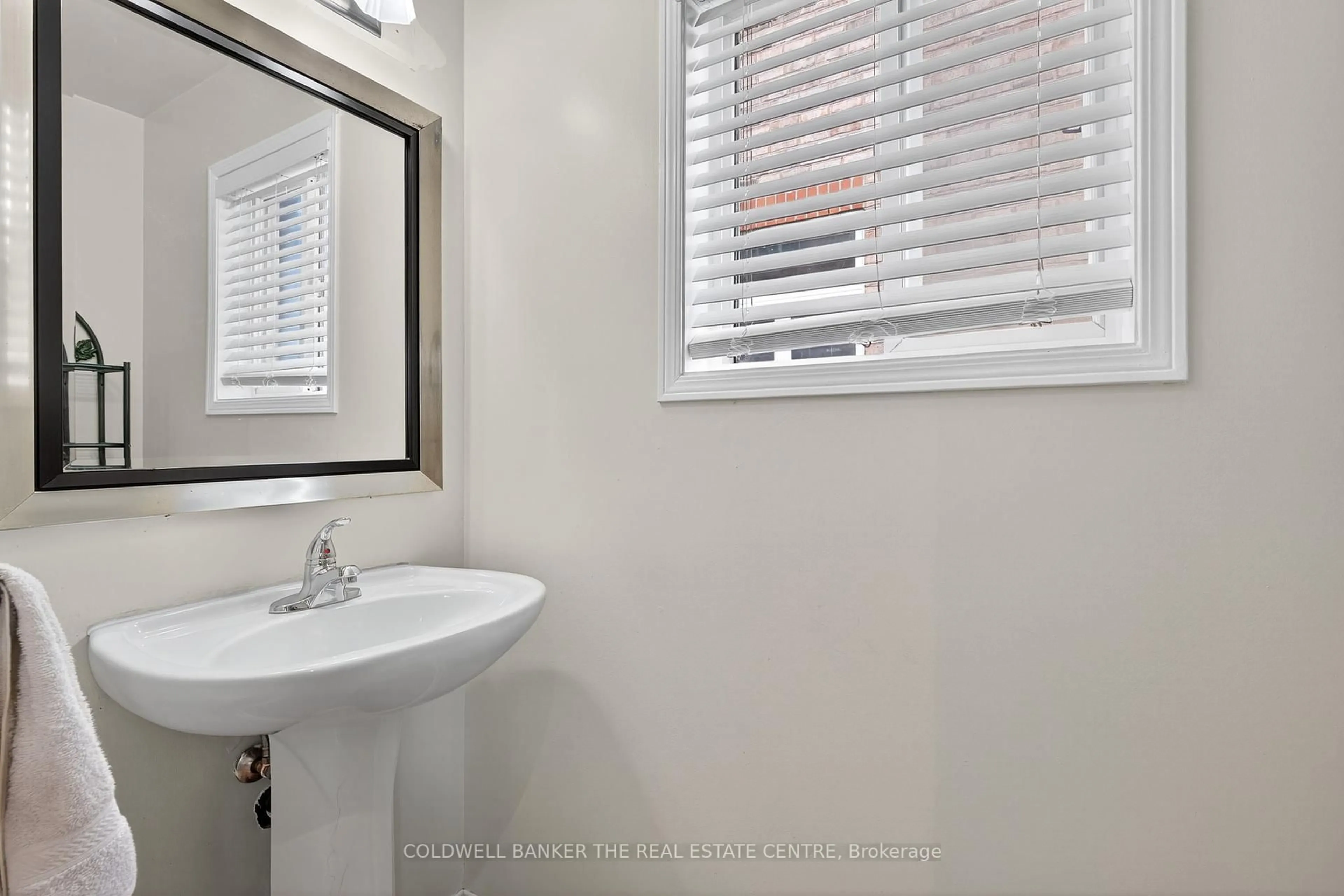 Standard bathroom, ceramic/tile floor for 248 Walkerville Rd, Markham Ontario L6B 1C6