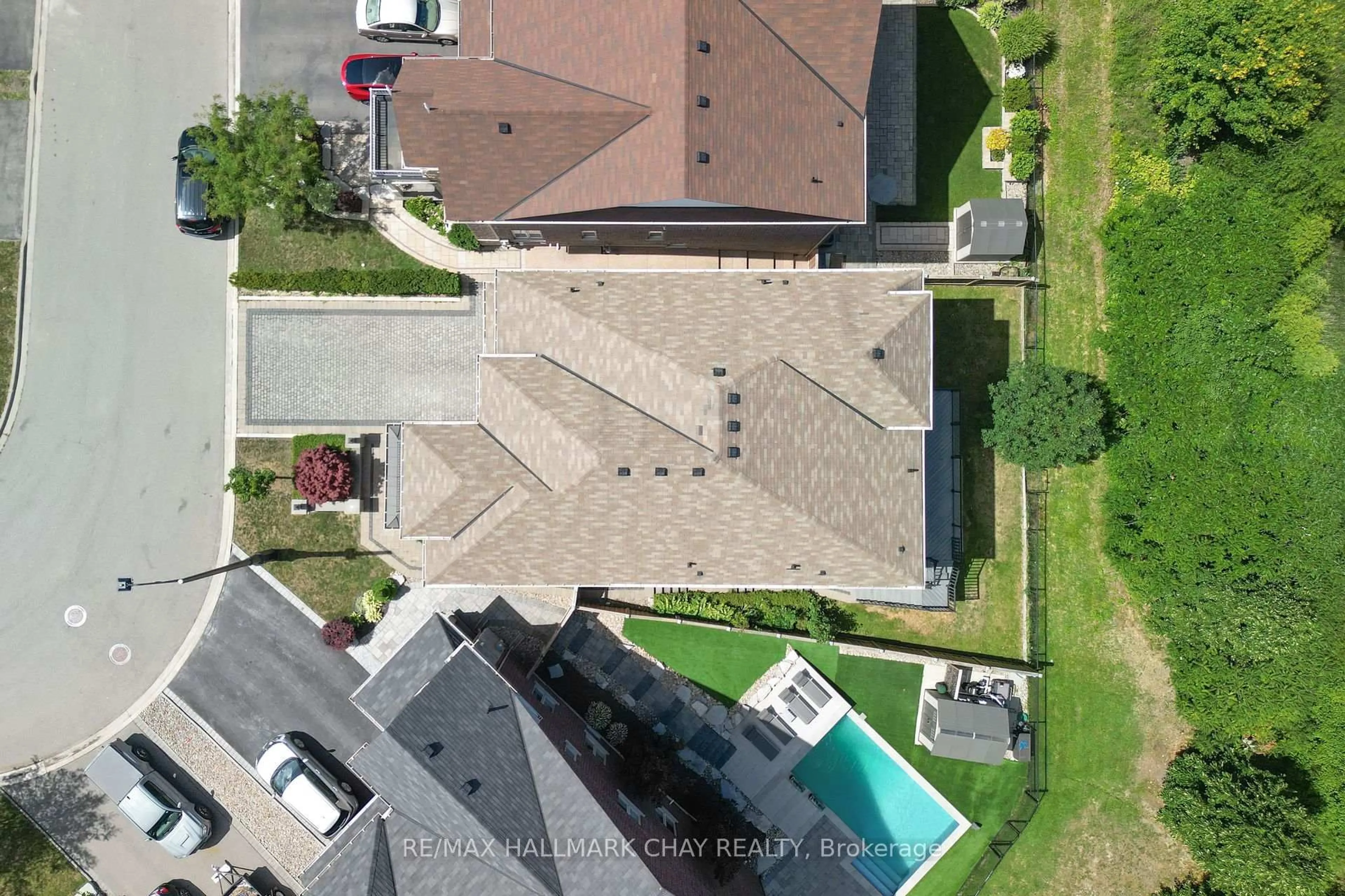 A pic from outside/outdoor area/front of a property/back of a property/a pic from drone, street for 25 Card Lumber Cres, Vaughan Ontario L4H 3N5