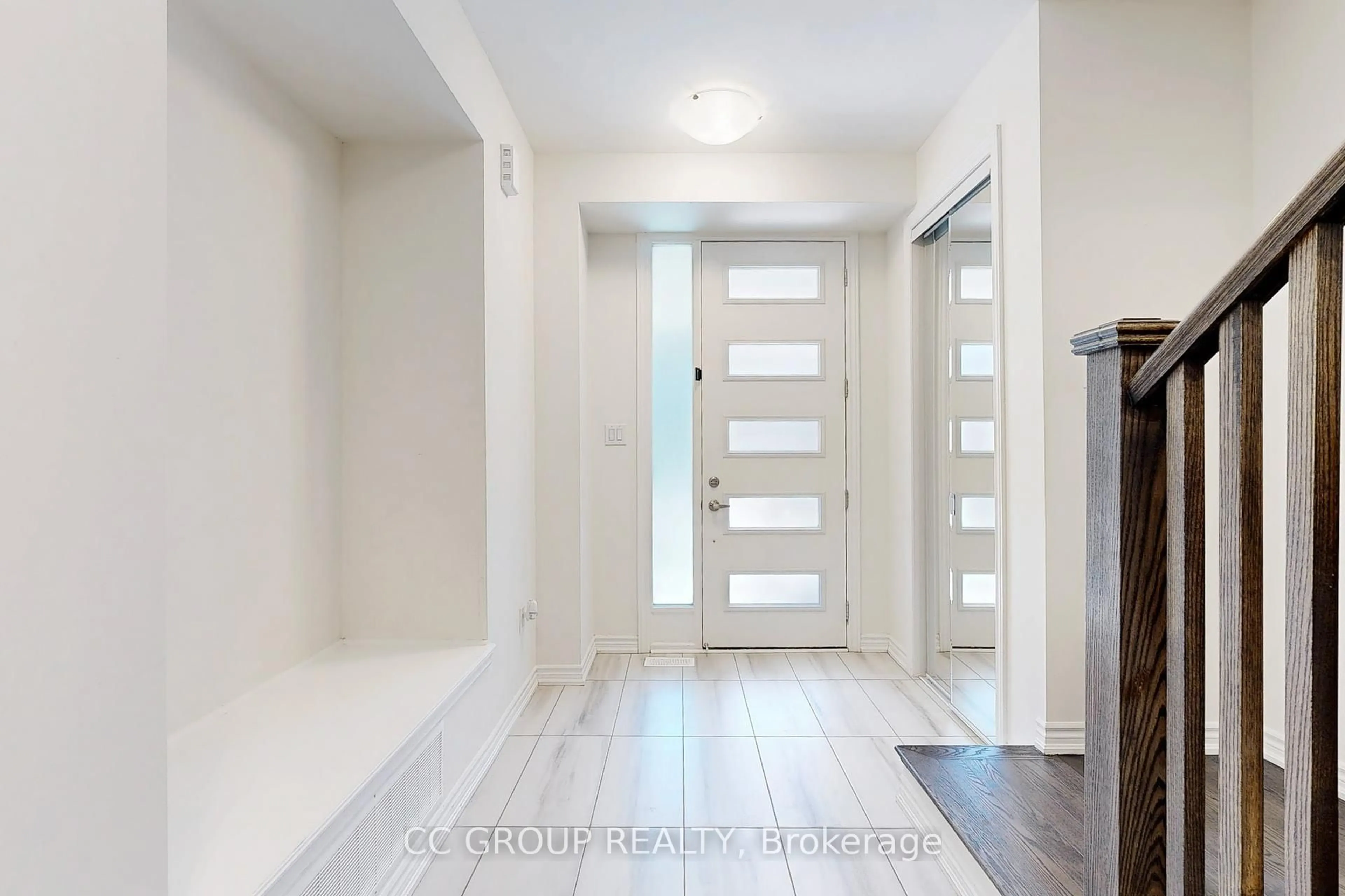 Indoor entryway for 30 Thomas Frisby Jr Cres, Markham Ontario L6C 3L1