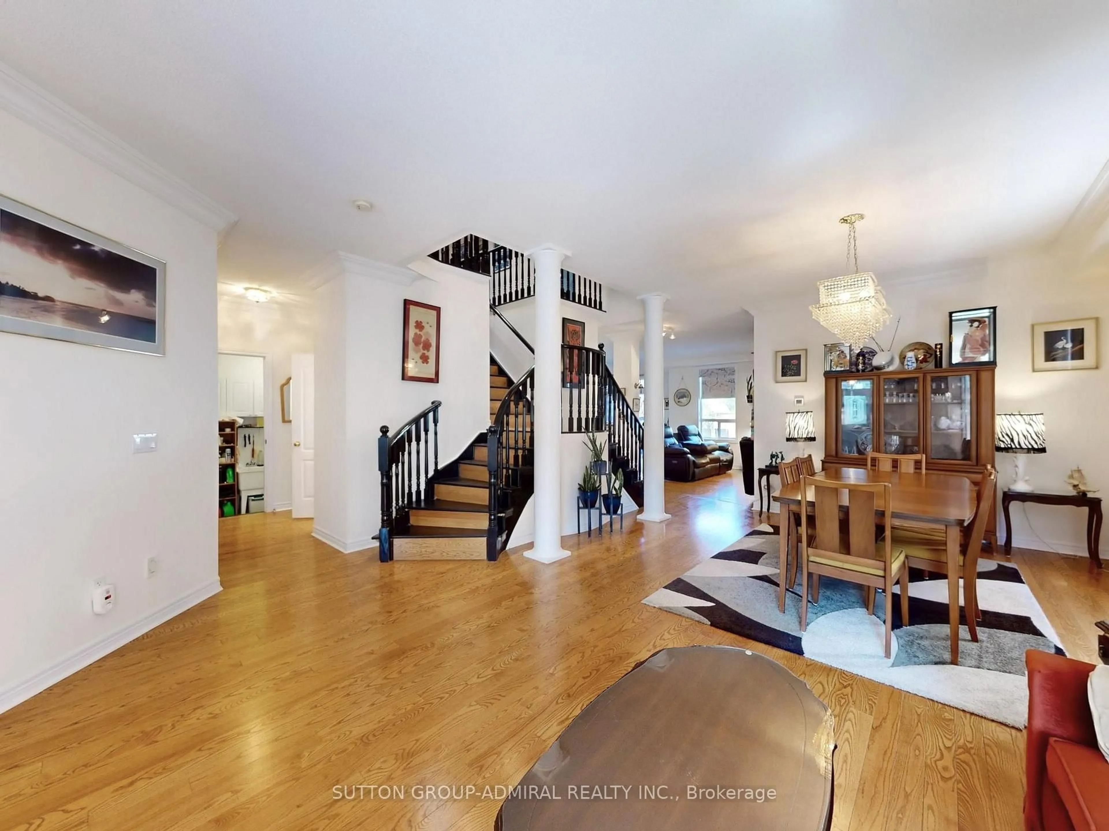 Indoor foyer for 23 Lacona Cres, Richmond Hill Ontario L4E 4G6