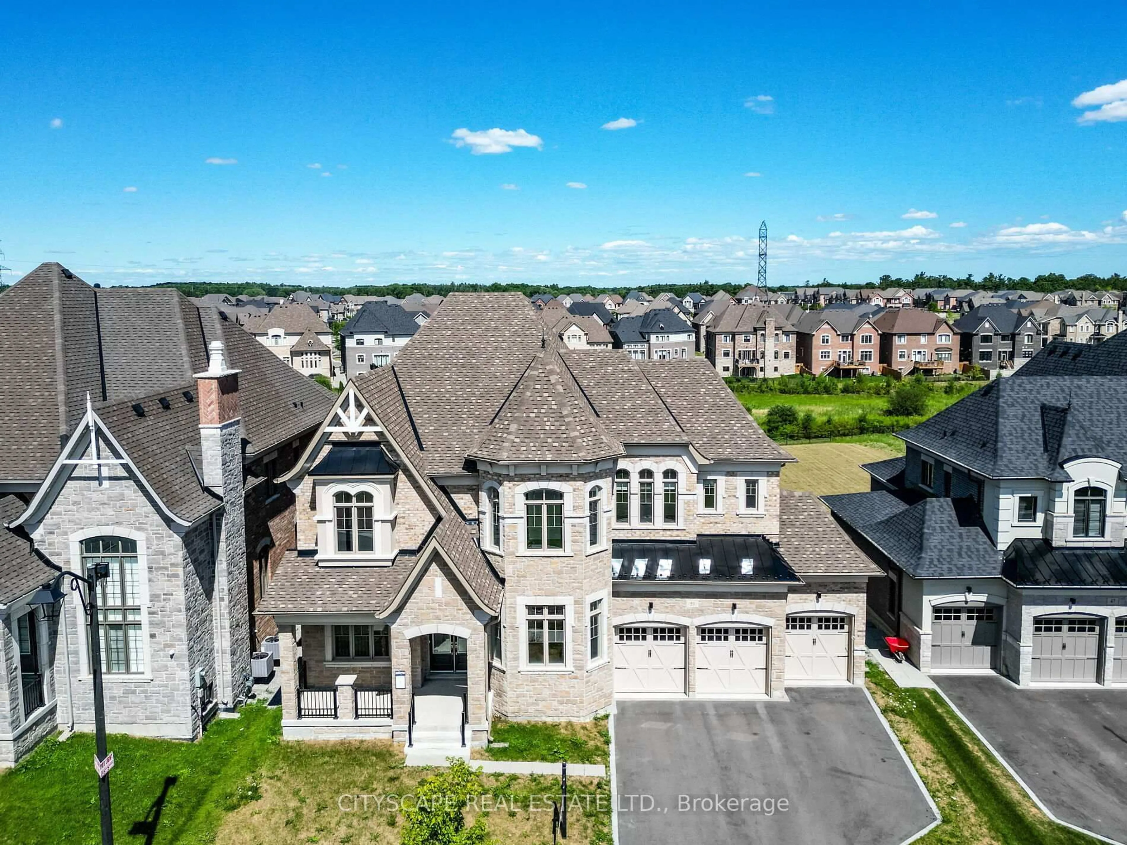 A pic from outside/outdoor area/front of a property/back of a property/a pic from drone, street for 51 Enclave Crt, Vaughan Ontario L4H 4V9