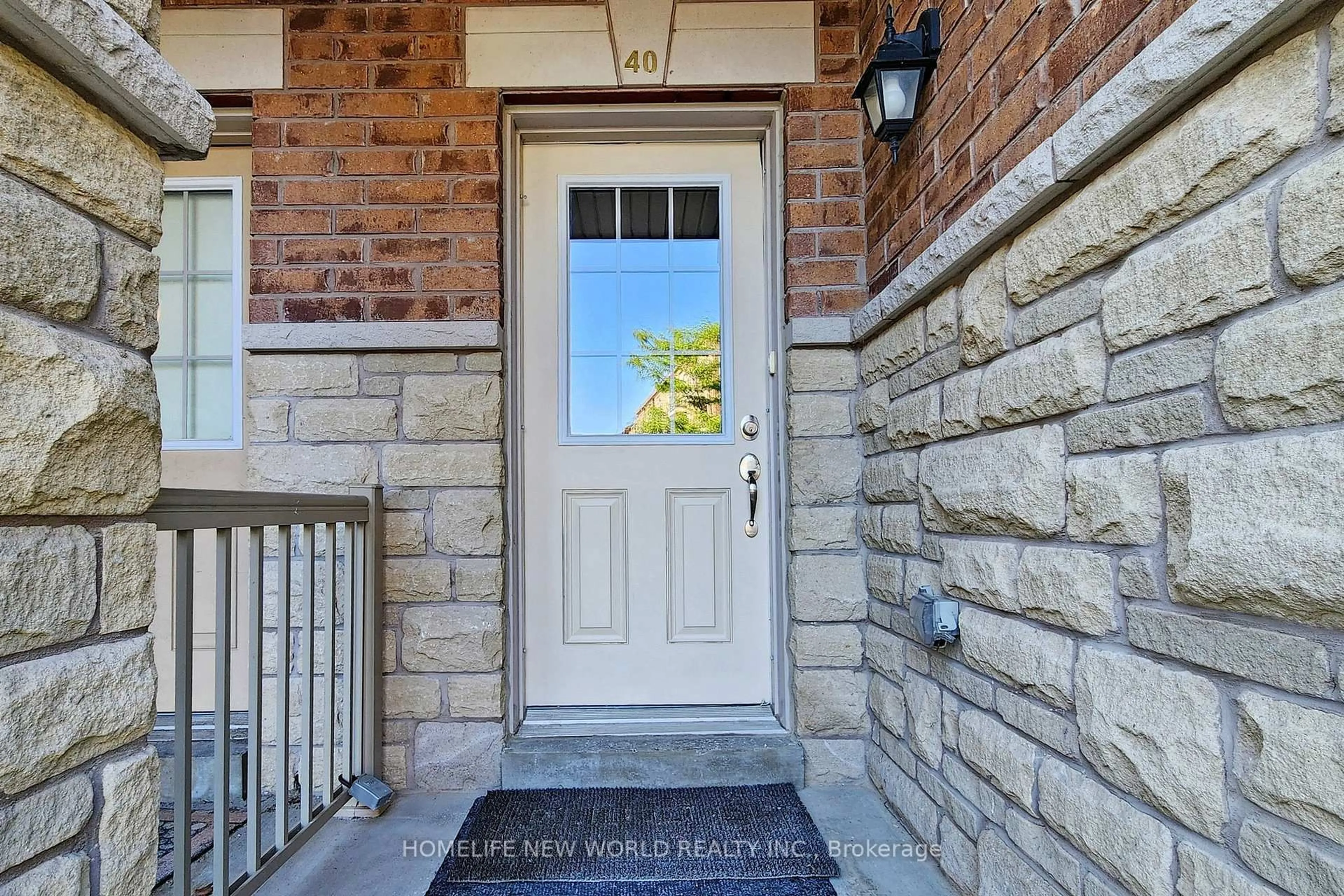 Indoor entryway for 40 Battista Perri Dr, Markham Ontario L6E 0R6
