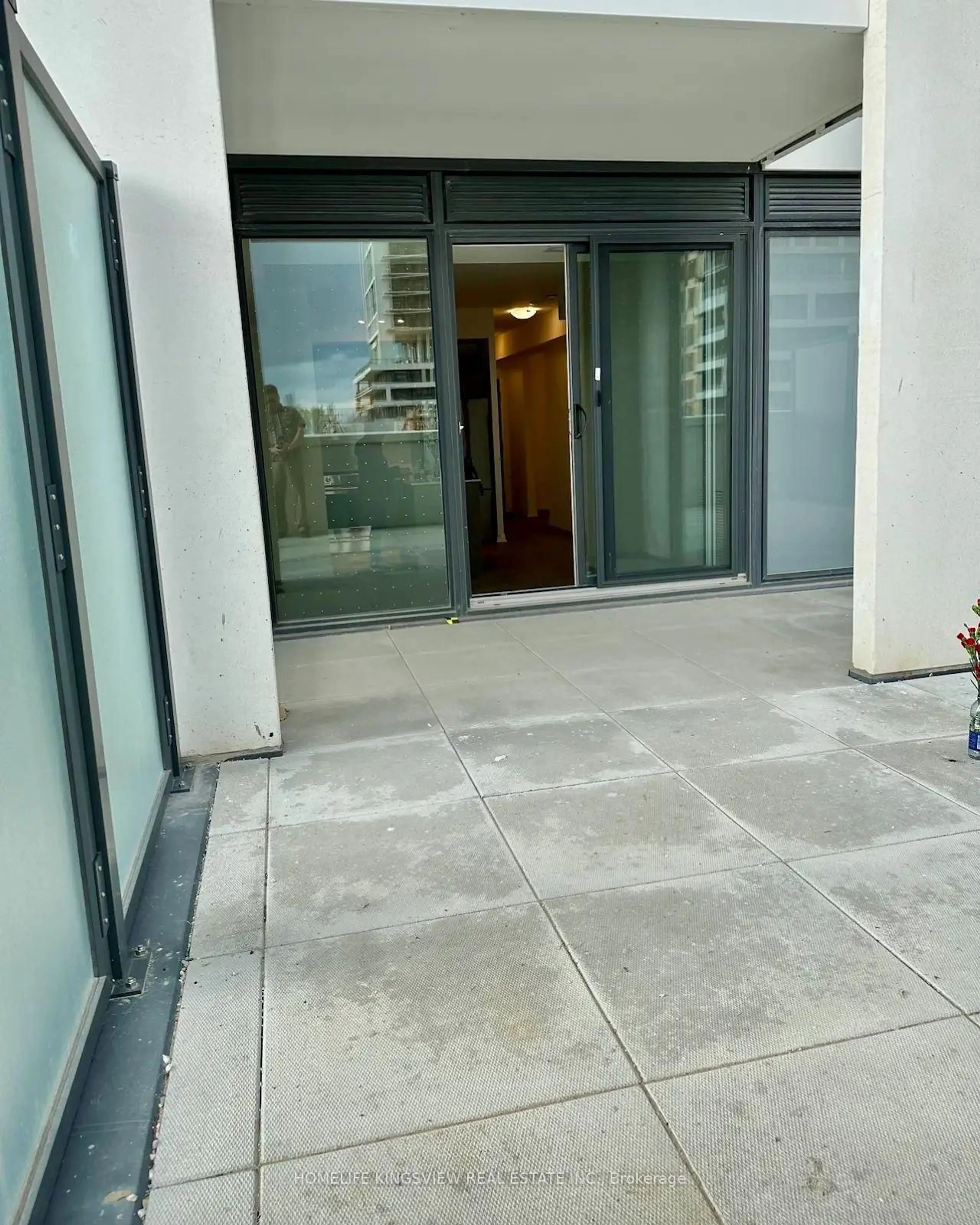 Indoor foyer for 9000 JANE St #223, Vaughan Ontario L4K 0M6
