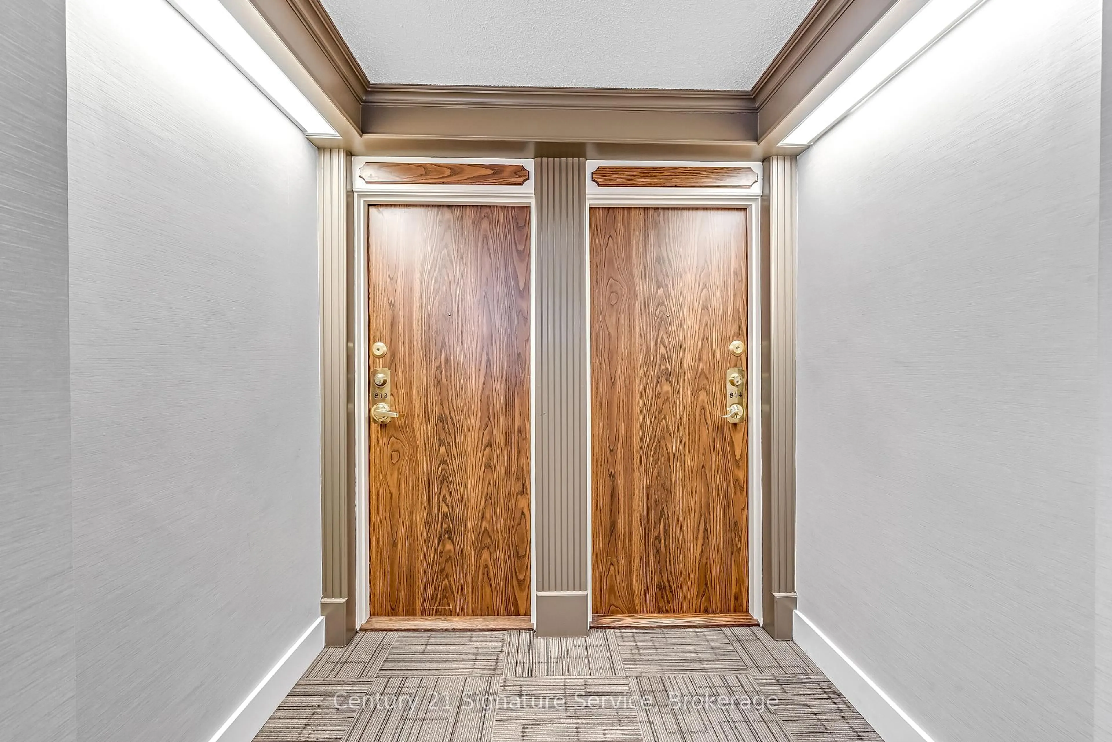 Indoor foyer for 2 Raymerville Dr #814, Markham Ontario L3P 7N7