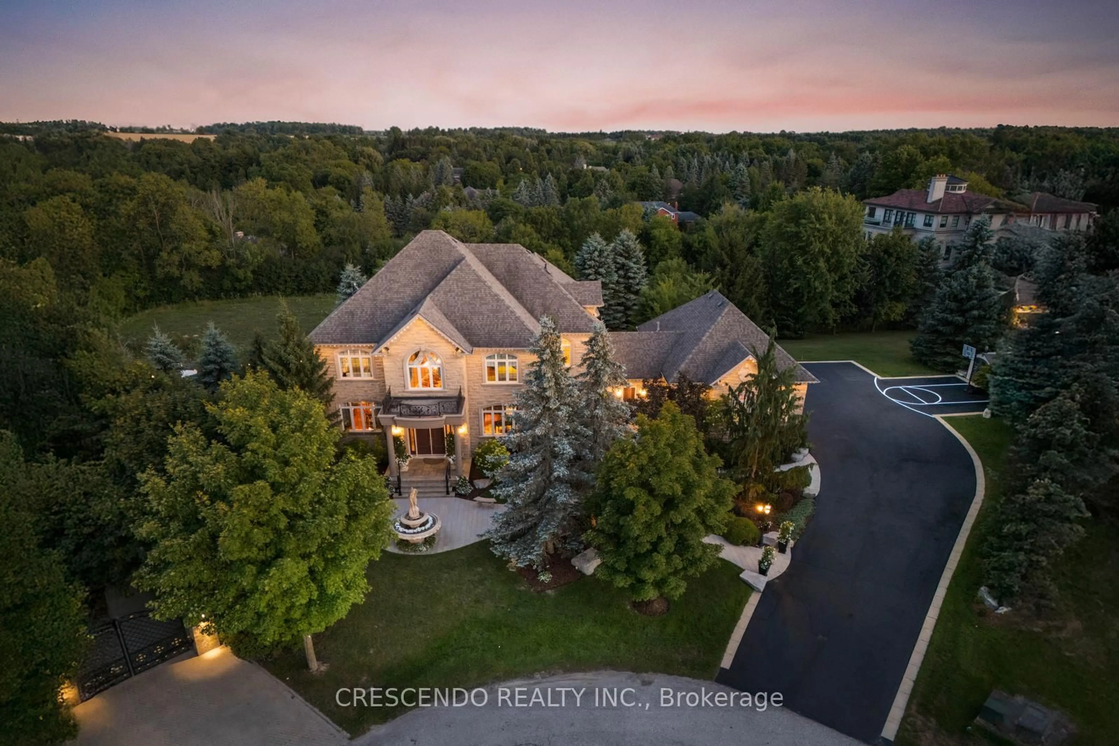 A pic from outside/outdoor area/front of a property/back of a property/a pic from drone, unknown for 2 Prince Adam Crt, King Ontario L7B 1M1