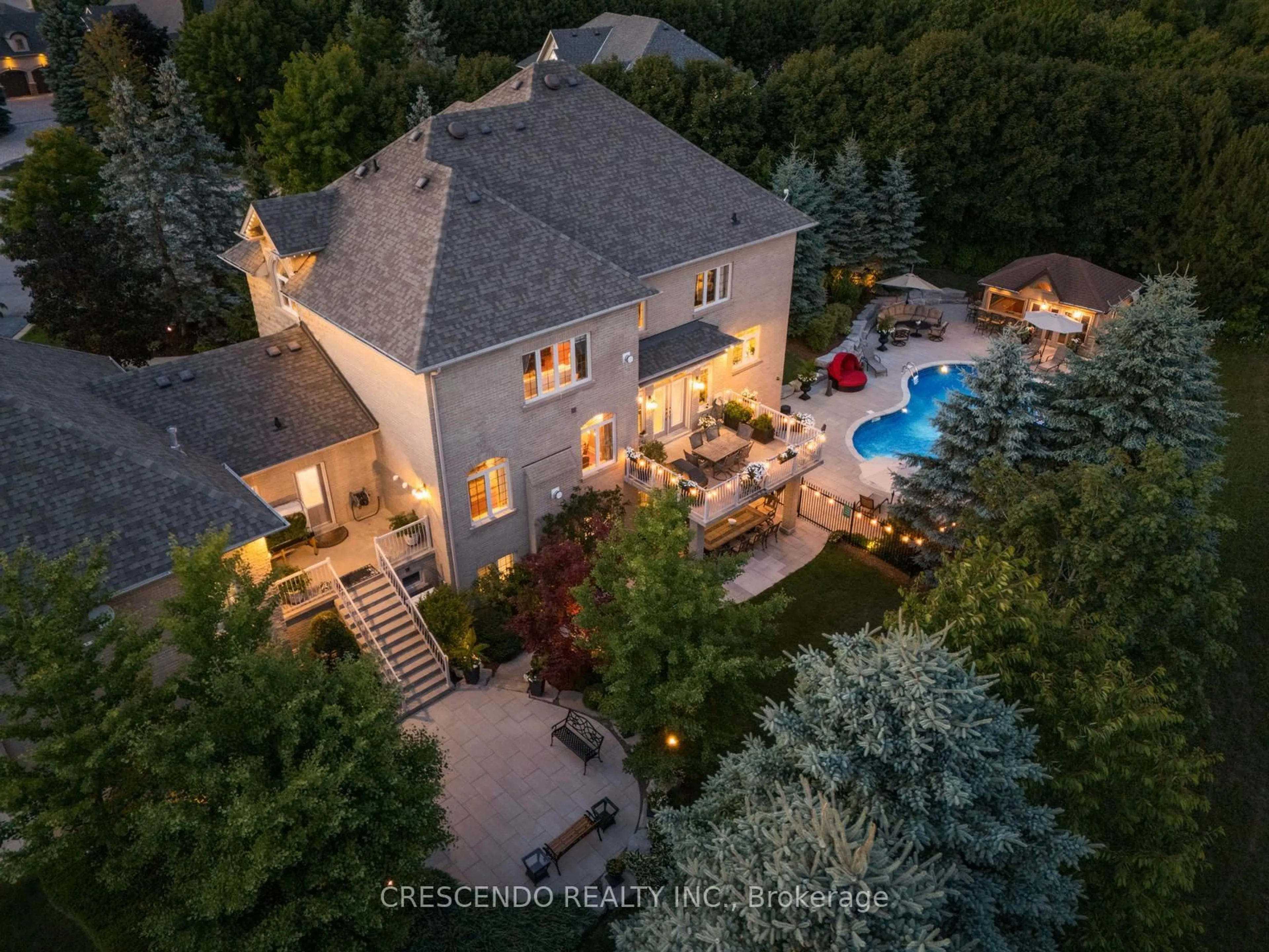 A pic from outside/outdoor area/front of a property/back of a property/a pic from drone, unknown for 2 Prince Adam Crt, King Ontario L7B 1M1