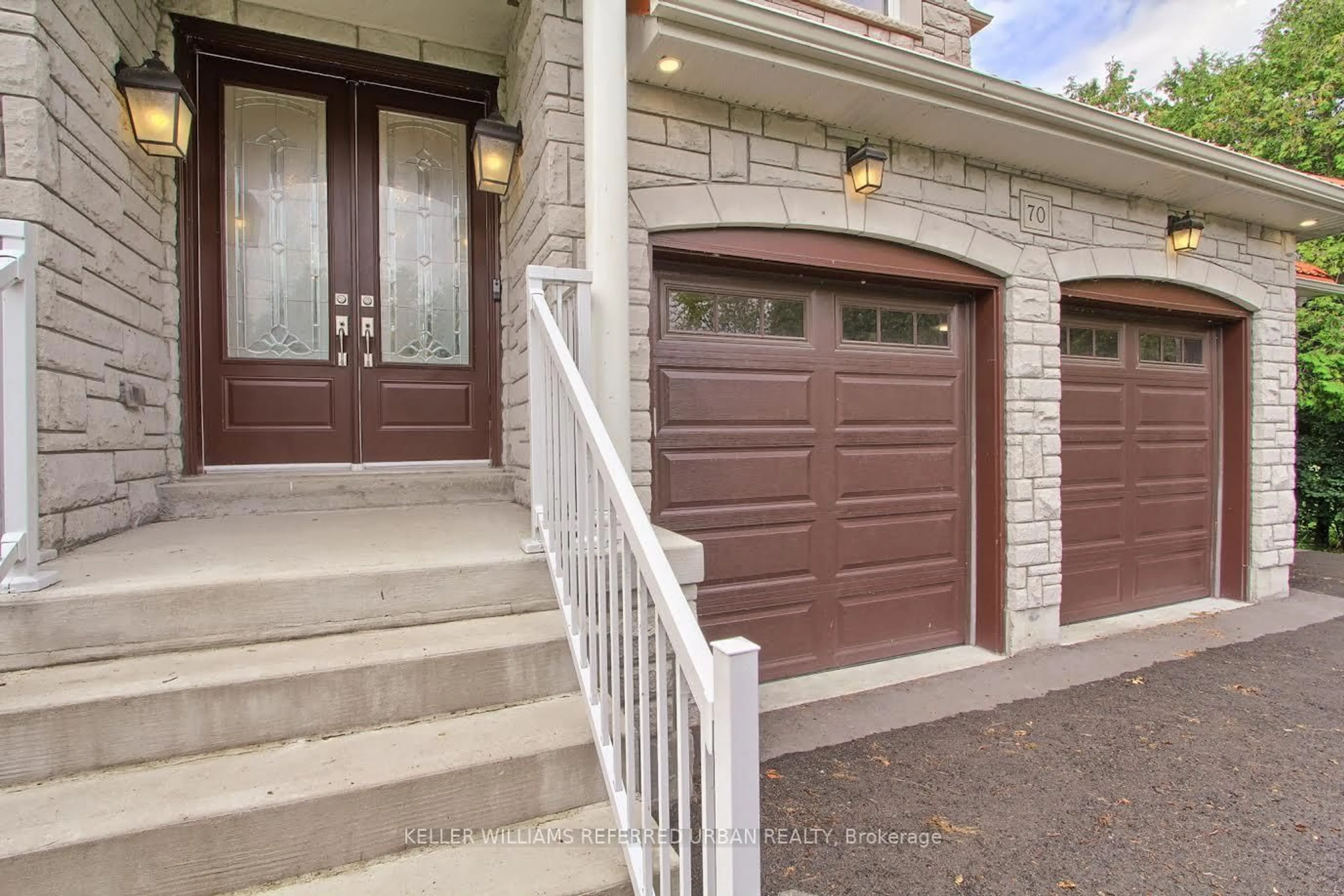 Home with brick exterior material, street for 70 Brule Lakeway, Georgina Ontario L0E 1L0