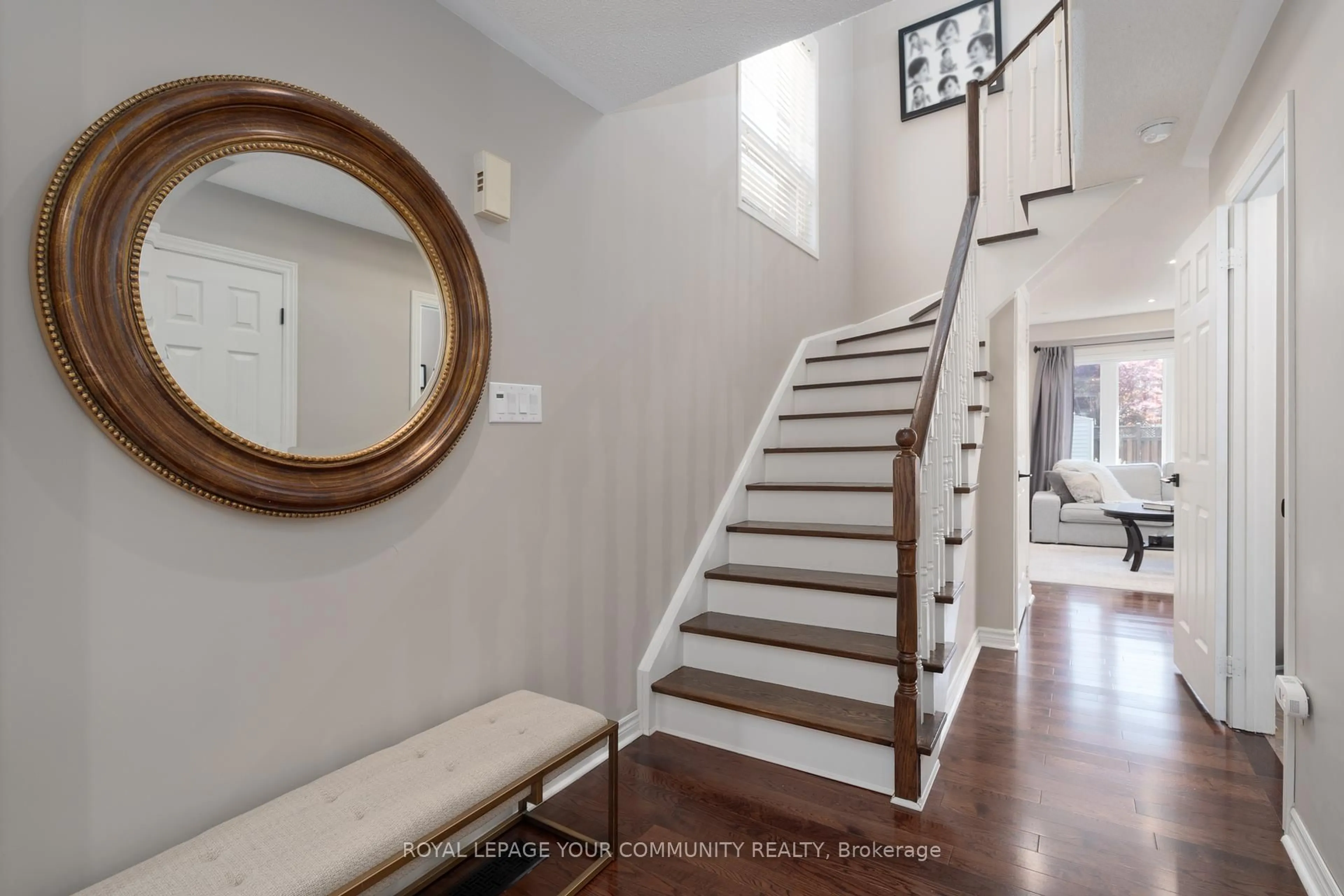 Indoor entryway for 86 Corkwood Cres, Vaughan Ontario L6A 3B4
