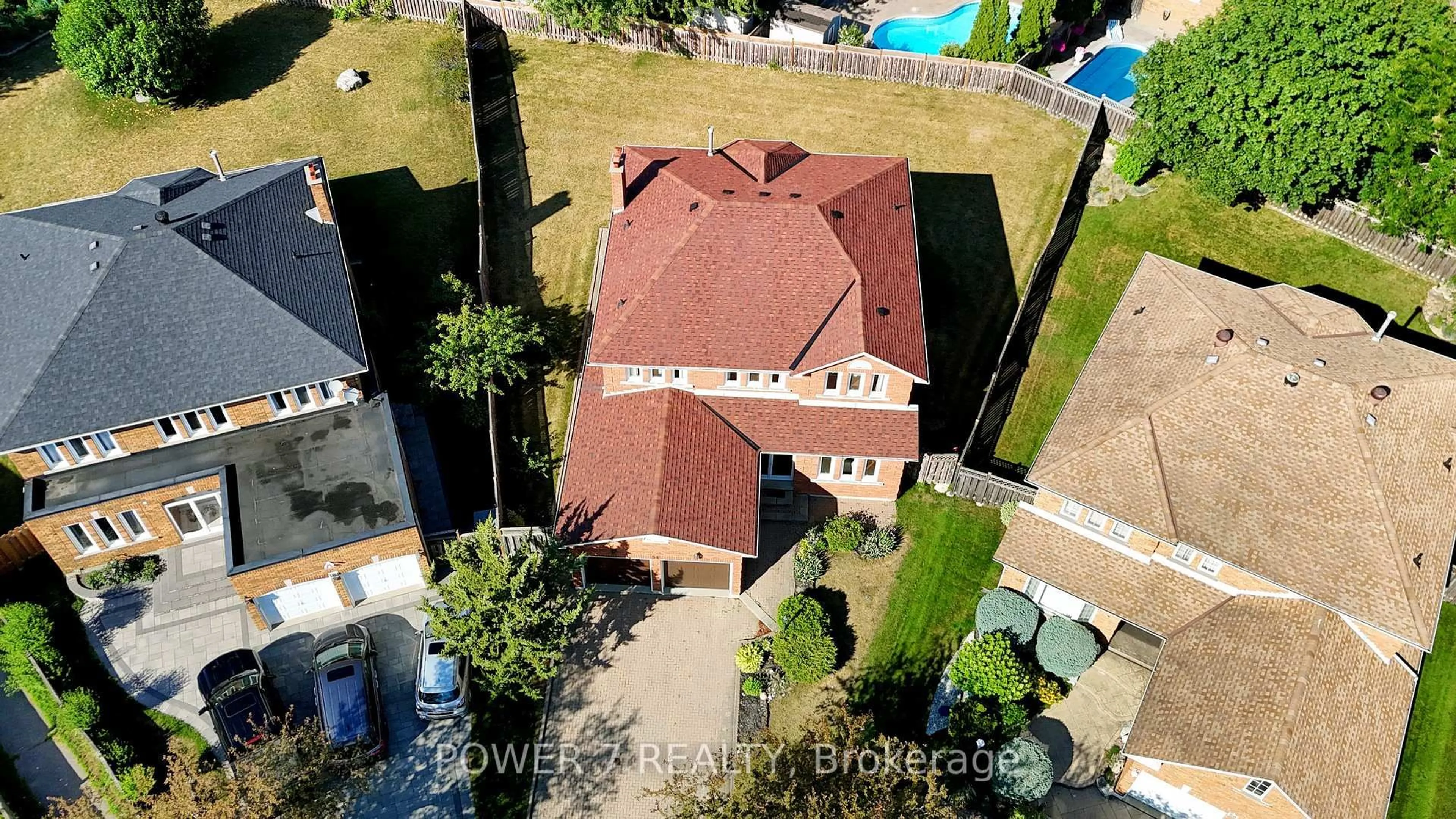 A pic from outside/outdoor area/front of a property/back of a property/a pic from drone, city buildings view from balcony for 54 Hewlett Cres, Markham Ontario L3P 7J7